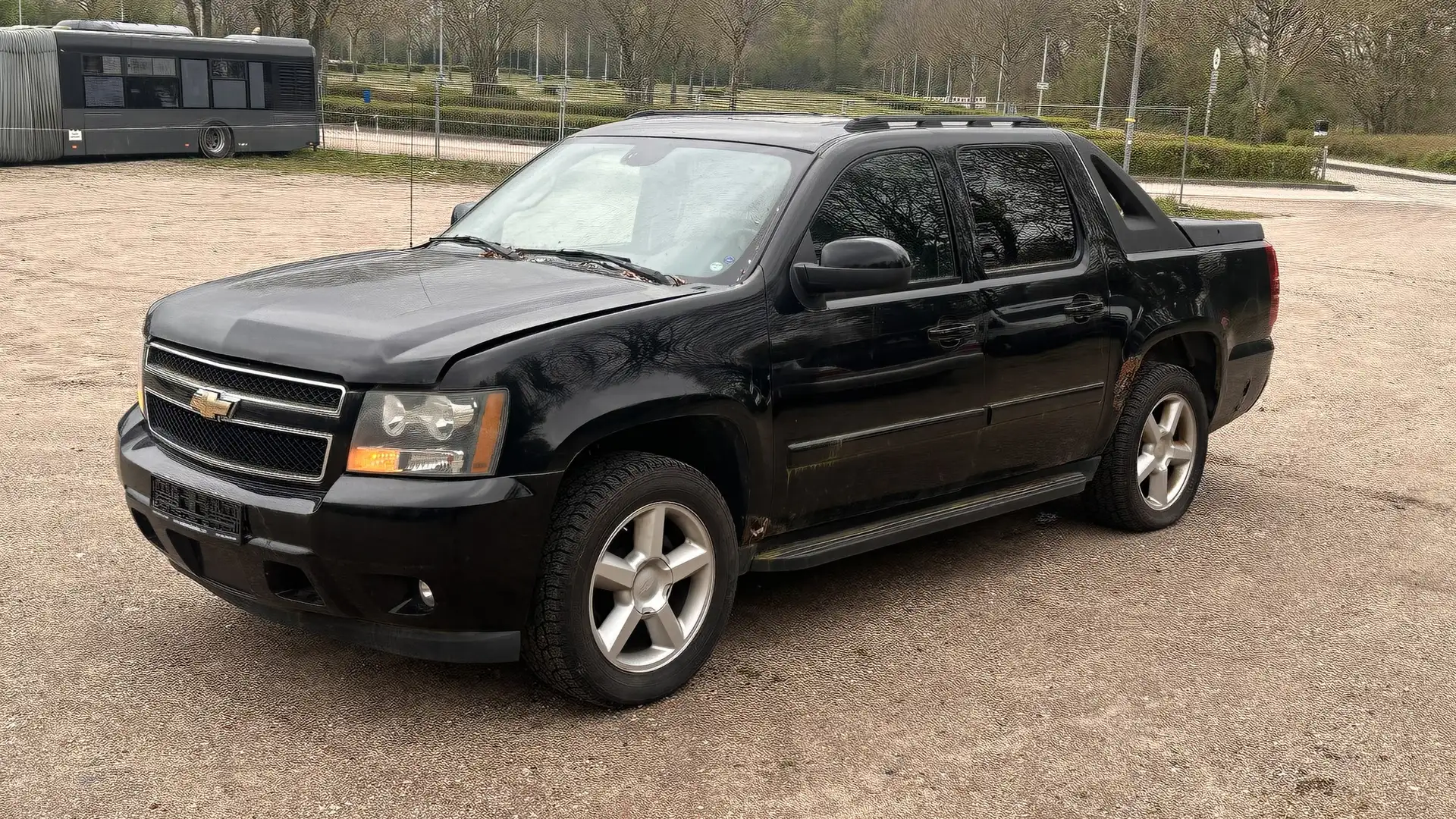 Chevrolet Avalanche Schwarz - 1