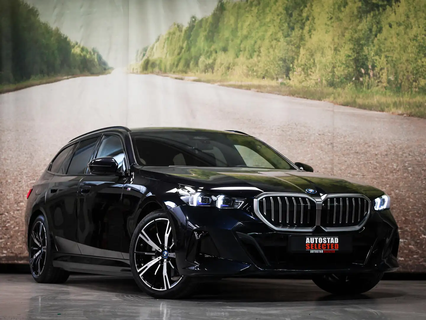 BMW 530 e Touring M-Sport xDrive Noir - 1