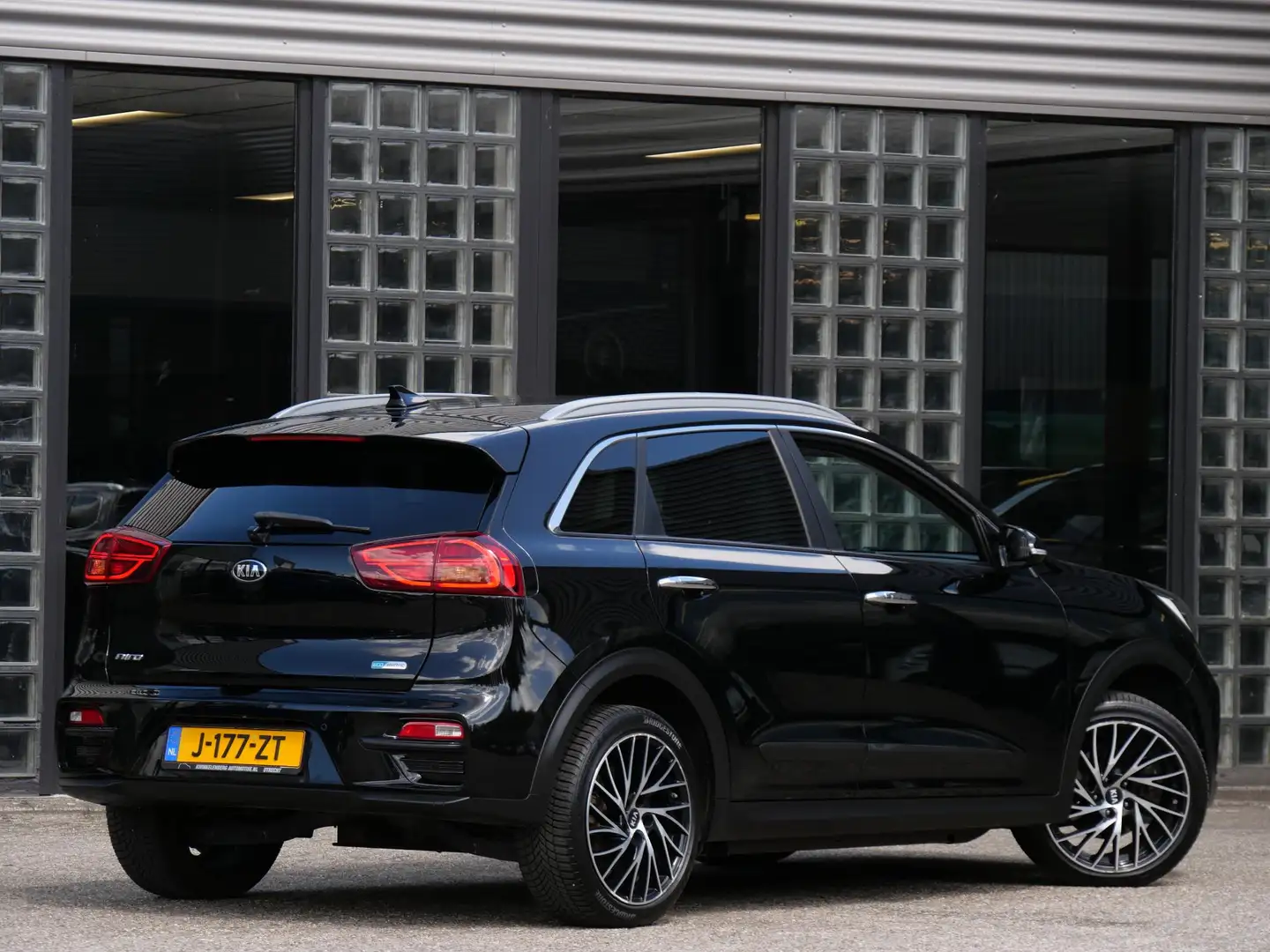 Kia Niro 64kWh 3-FASE EXECUTIVELINE/ 18INCH/ LEER/ JBL/ DOD Zwart - 2
