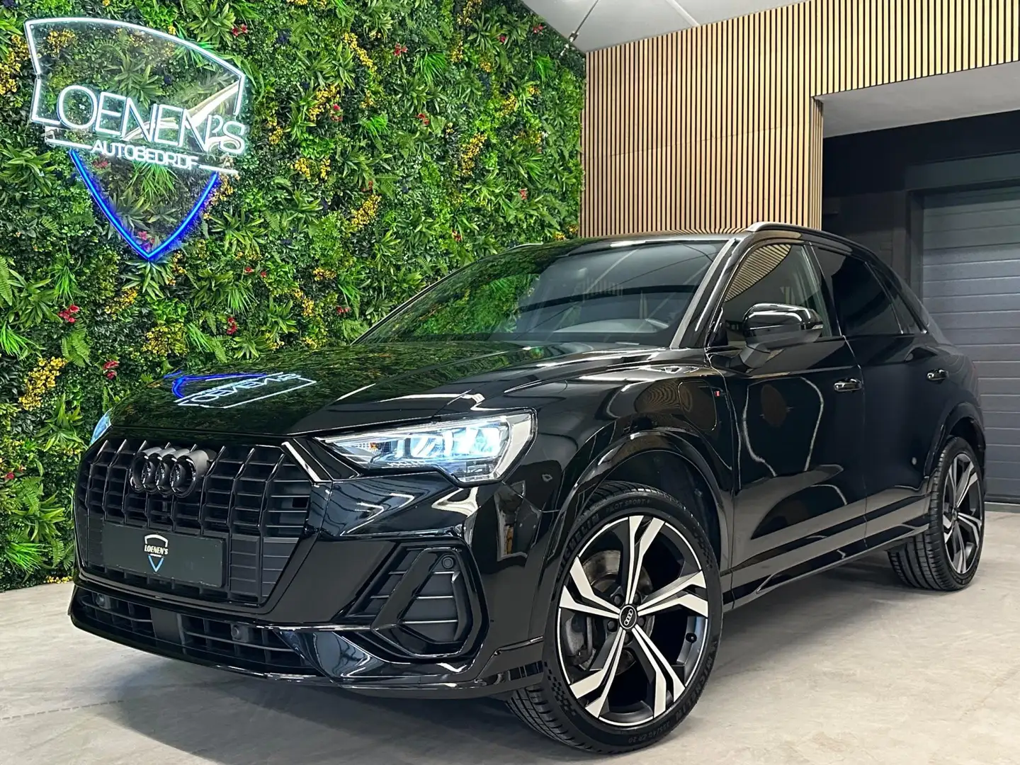 Audi Q3 45 TFSI e S edition / S-Line / Adv cruise / PDC Zwart - 1