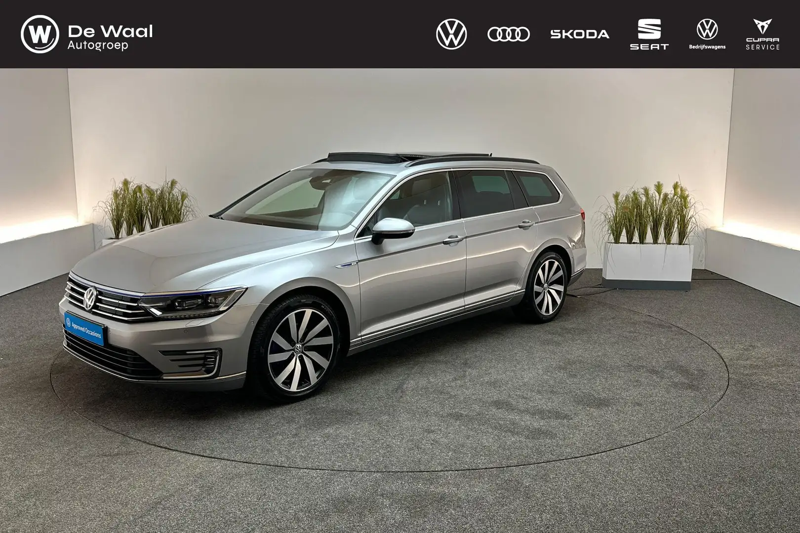 Volkswagen Passat Variant GTE 1.4 TSI 218pk DSG PHEV Business | Panoramadak, Argent - 1