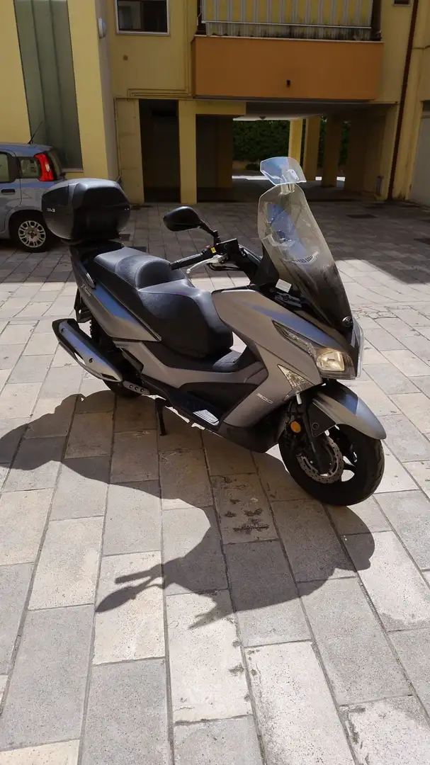 Kymco K-XCT 300i Gris - 2