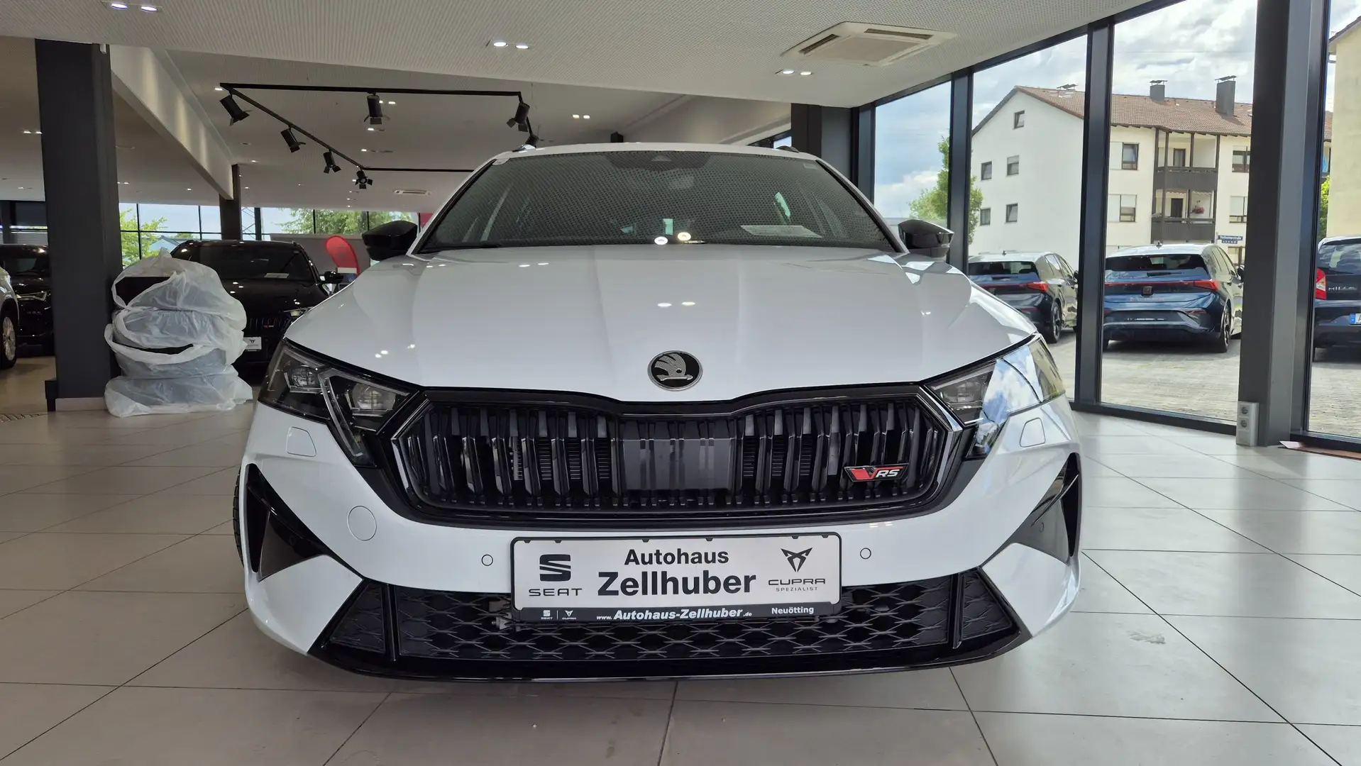 Skoda Octavia Combi 2.0 TSI RS *ACC*Navi*Matrix-LED* Weiß - 2