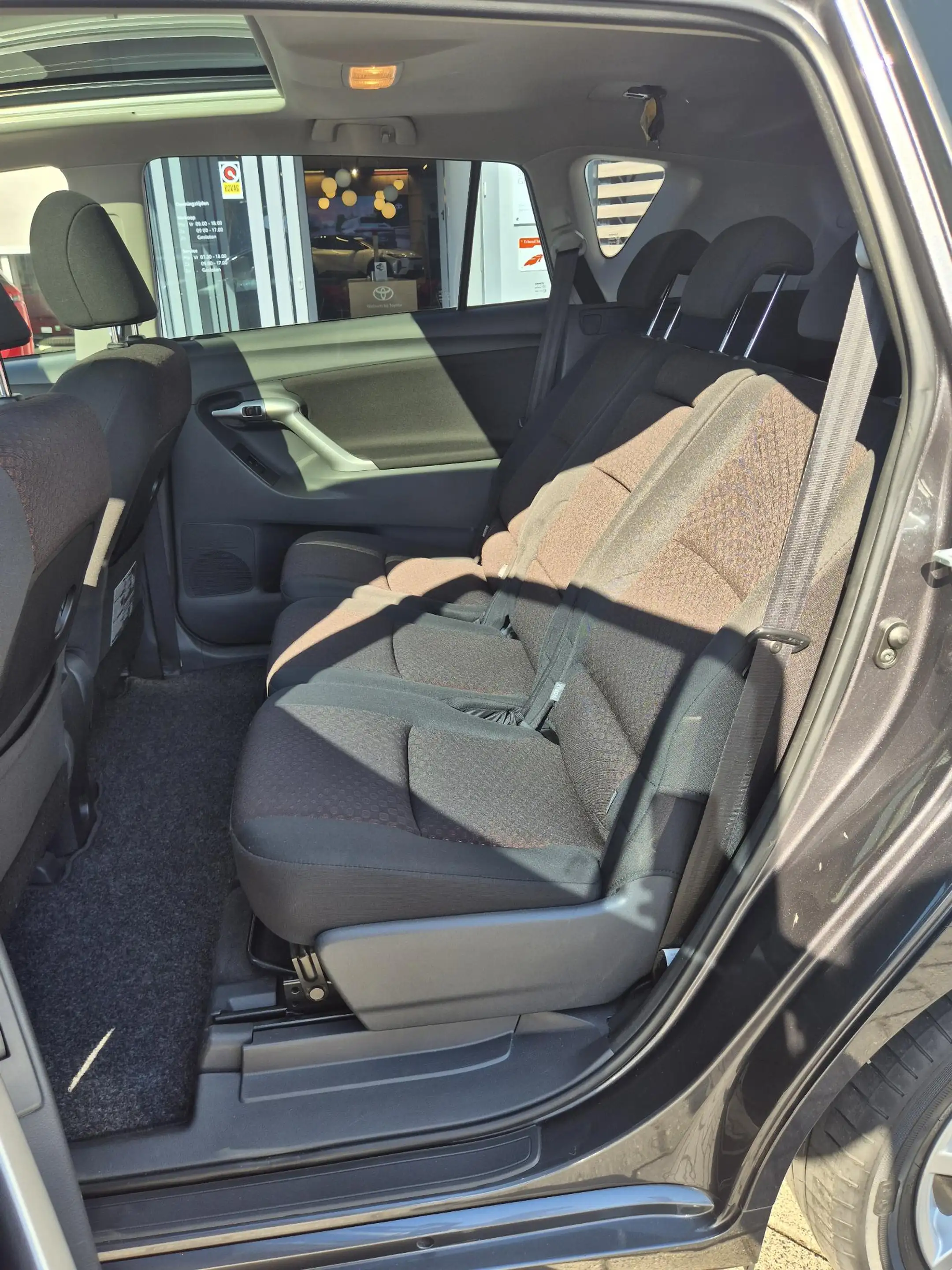 Toyota Verso 1.8 VVT-i Business AUTOMAAT NAVI — photo 13