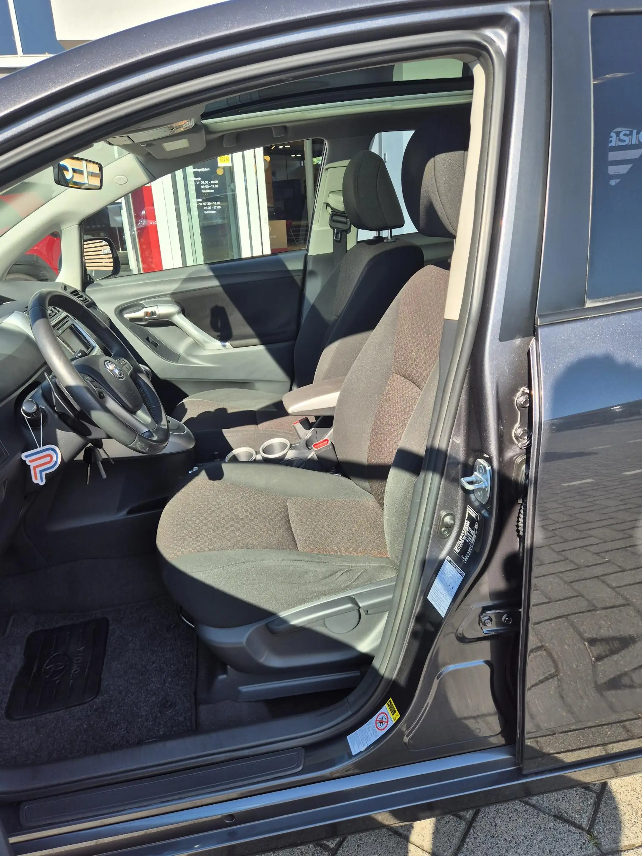 Toyota Verso 1.8 VVT-i Business AUTOMAAT NAVI — photo 11