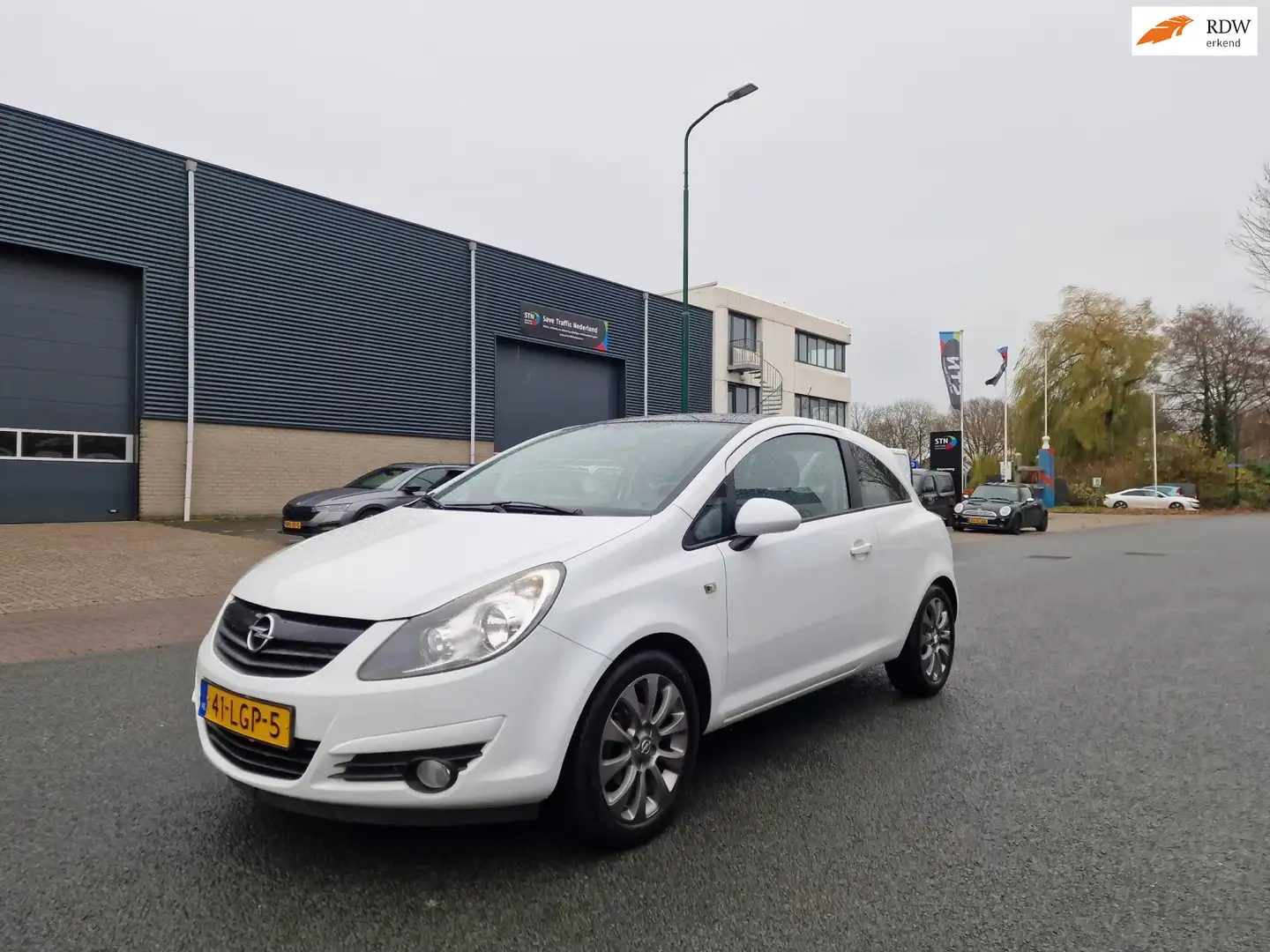 Opel Corsa 1.4-16V Color Edition AIRCO CRUISE TREKHAAK Weiß - 1