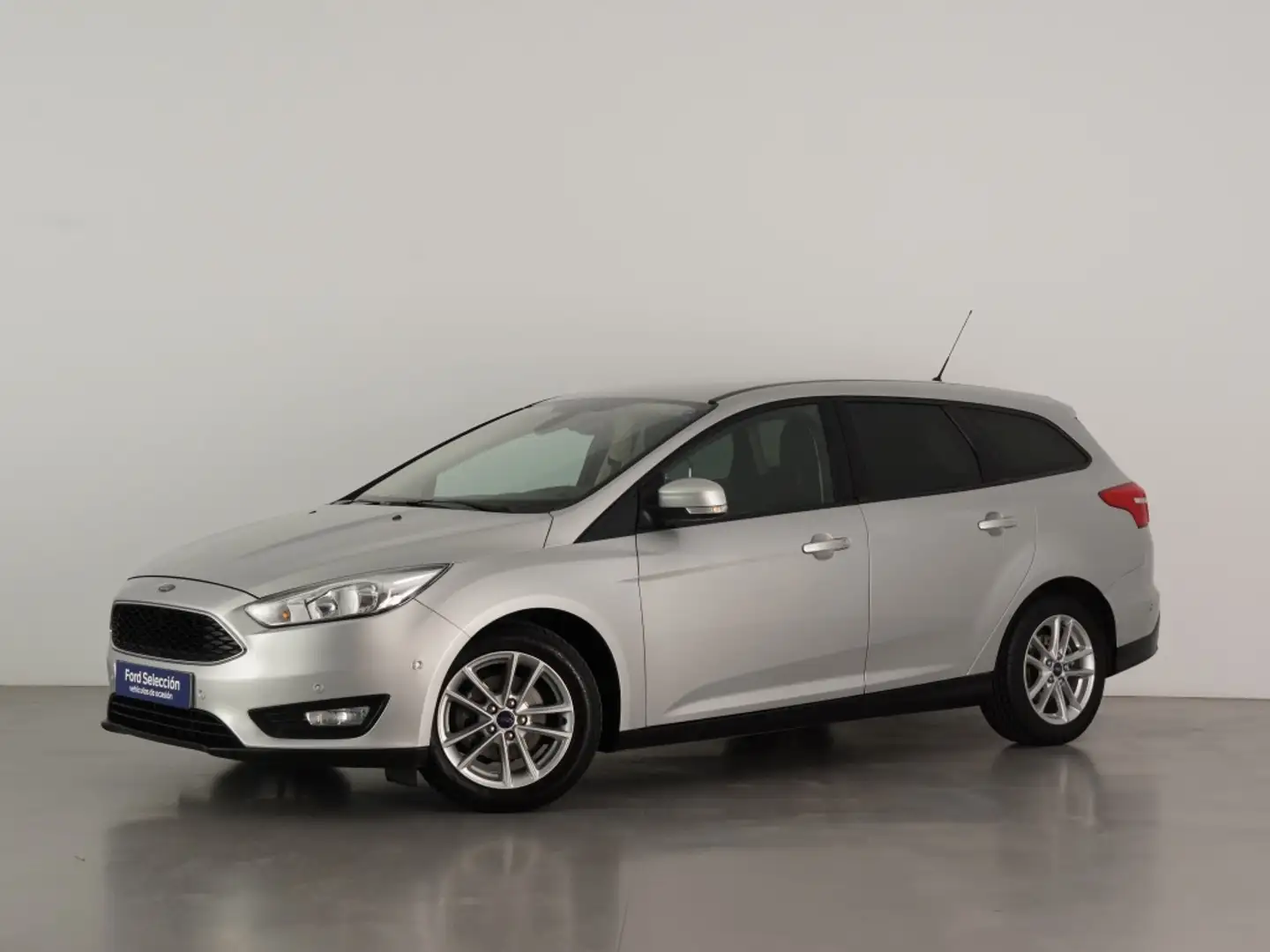 Ford Focus Sb. 1.0 Ecoboost Auto-S&S Trend+ 125 Plateado - 1