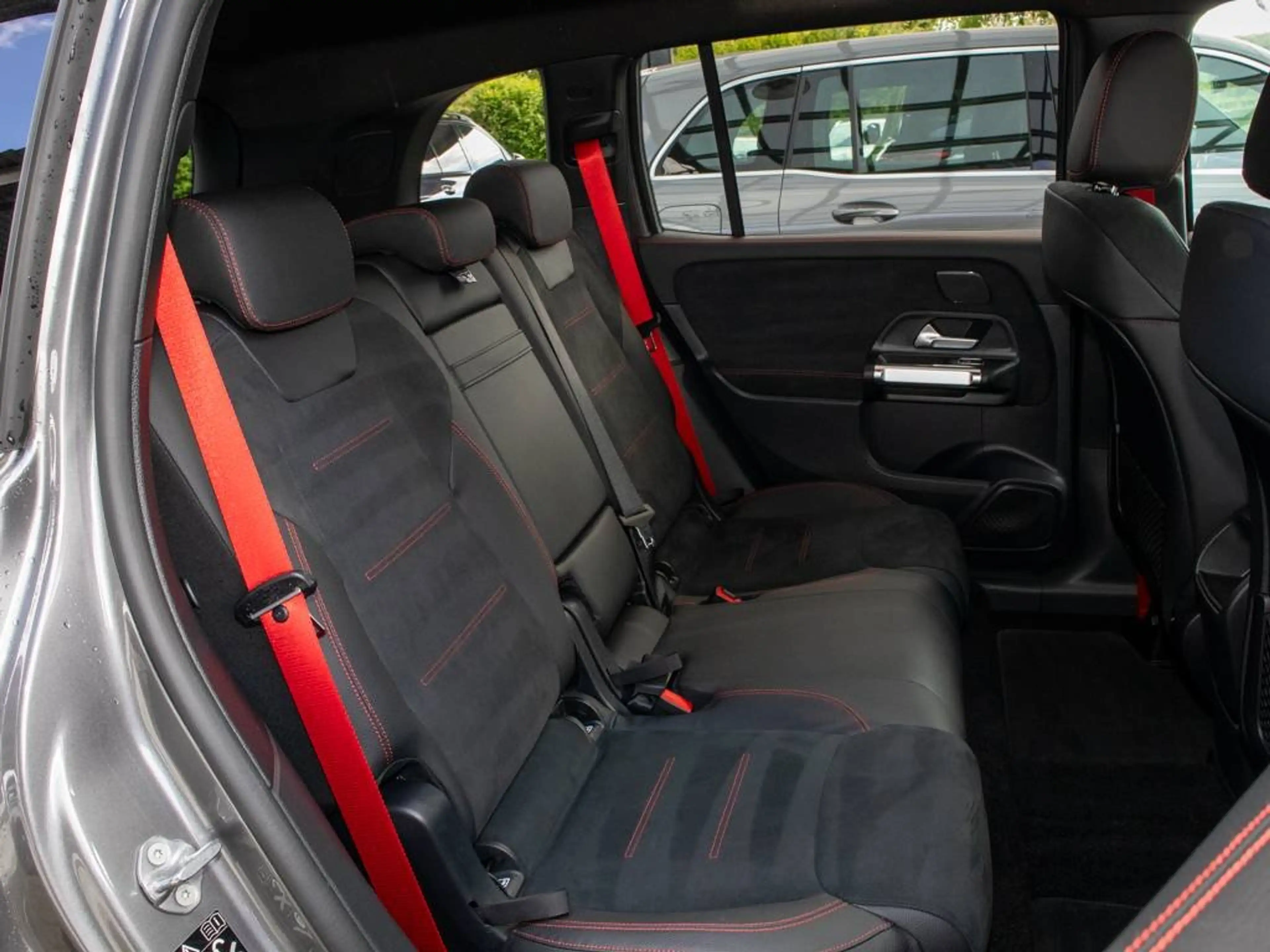 Mercedes-Benz GLB 35 AMG AMG GLB 35 4M. AHK+Kamera+PTS+Ad.Sound+Multib+20 — photo 7