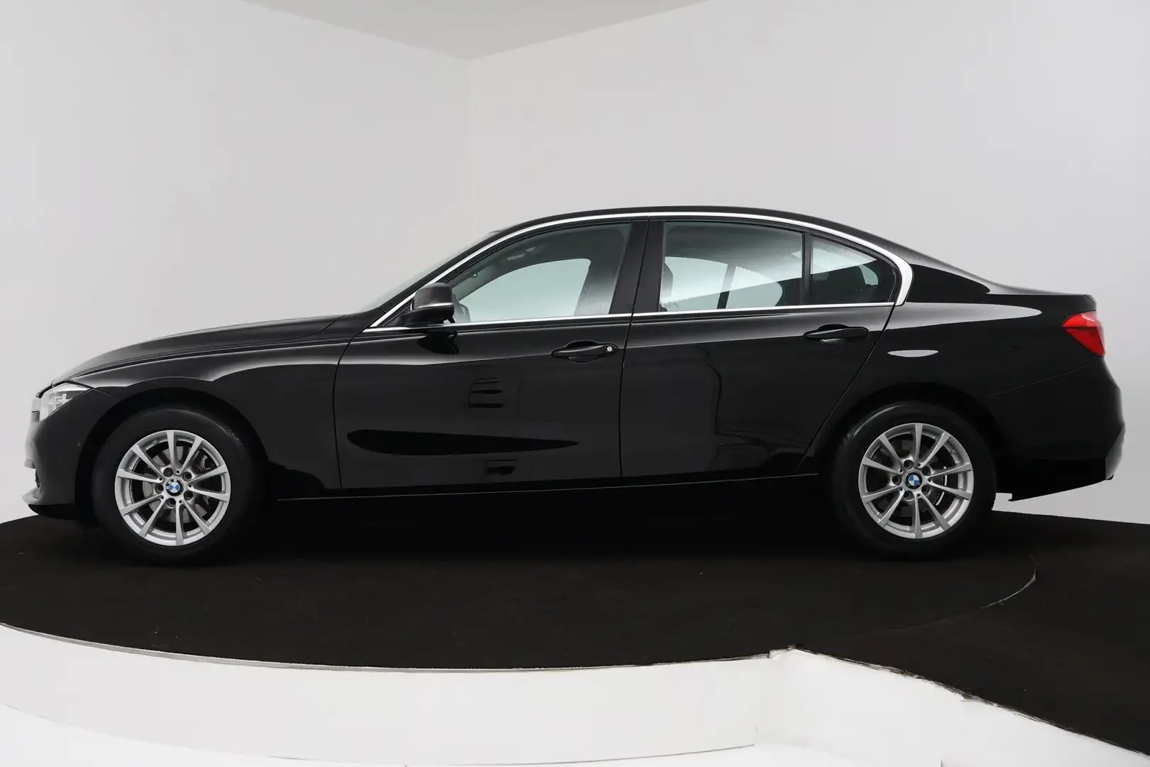 BMW 318 3-serie 318i Executive Automaat (GROOT-NAVIGATIE, Negro - 2