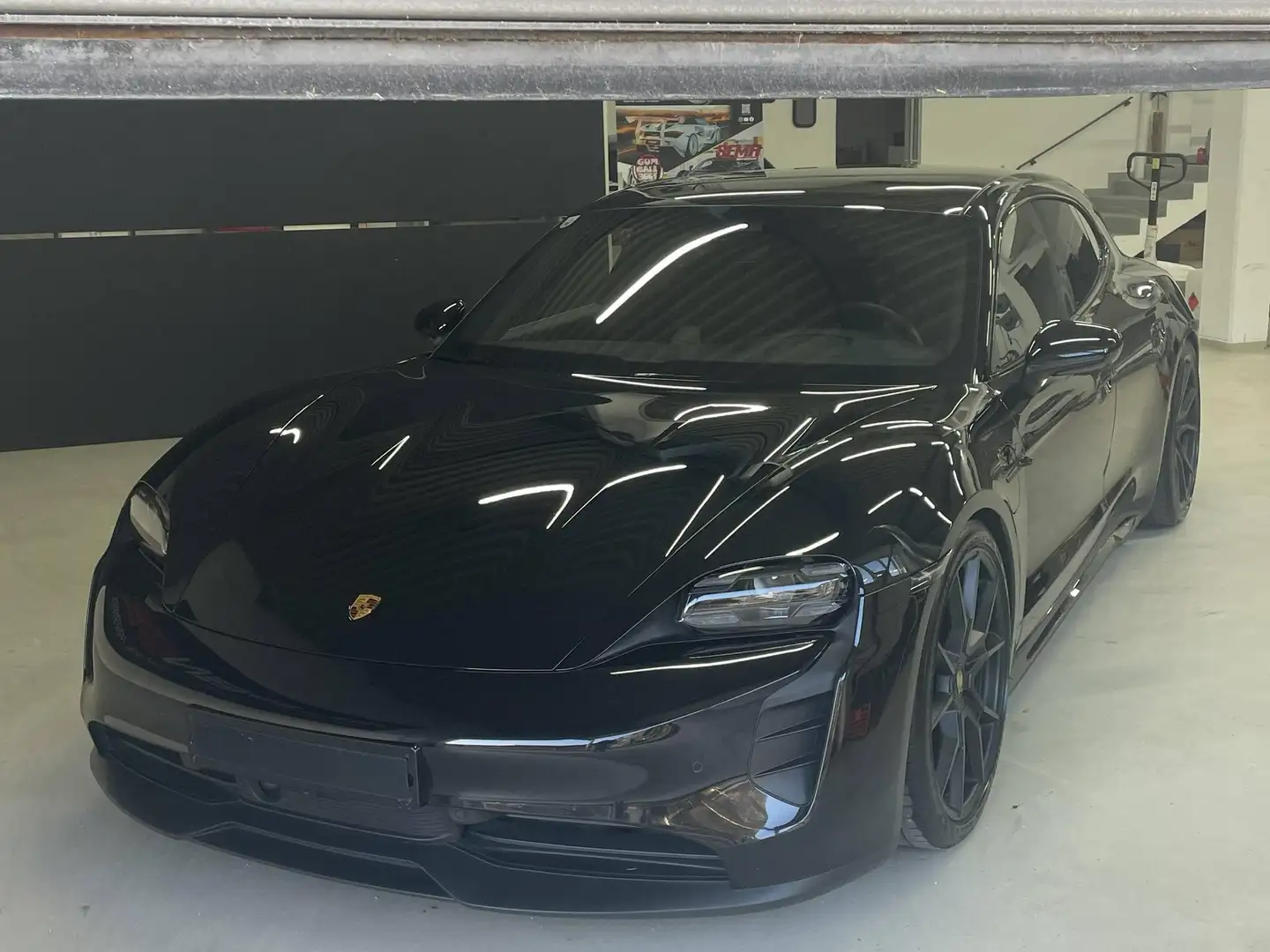 Porsche Taycan GTS Sport Turismo / Approved / HUD / Hinterachslenkung / Bose / Keramik Schwarz - 1