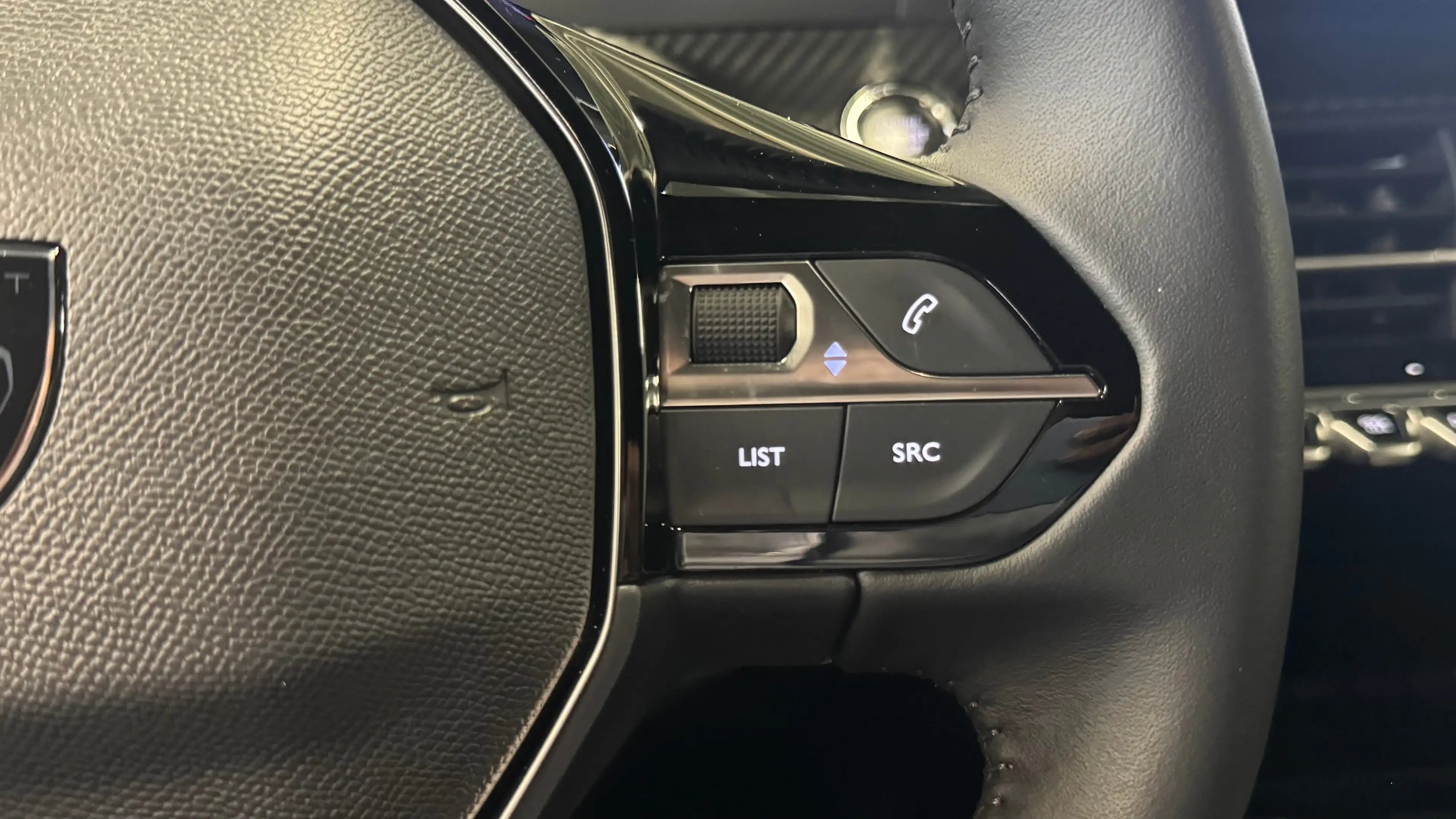 Peugeot 2008 1.2 HYBRID 145PK ALLURE AUTOMAAT / TOT 8 JAAR GARA — photo 24