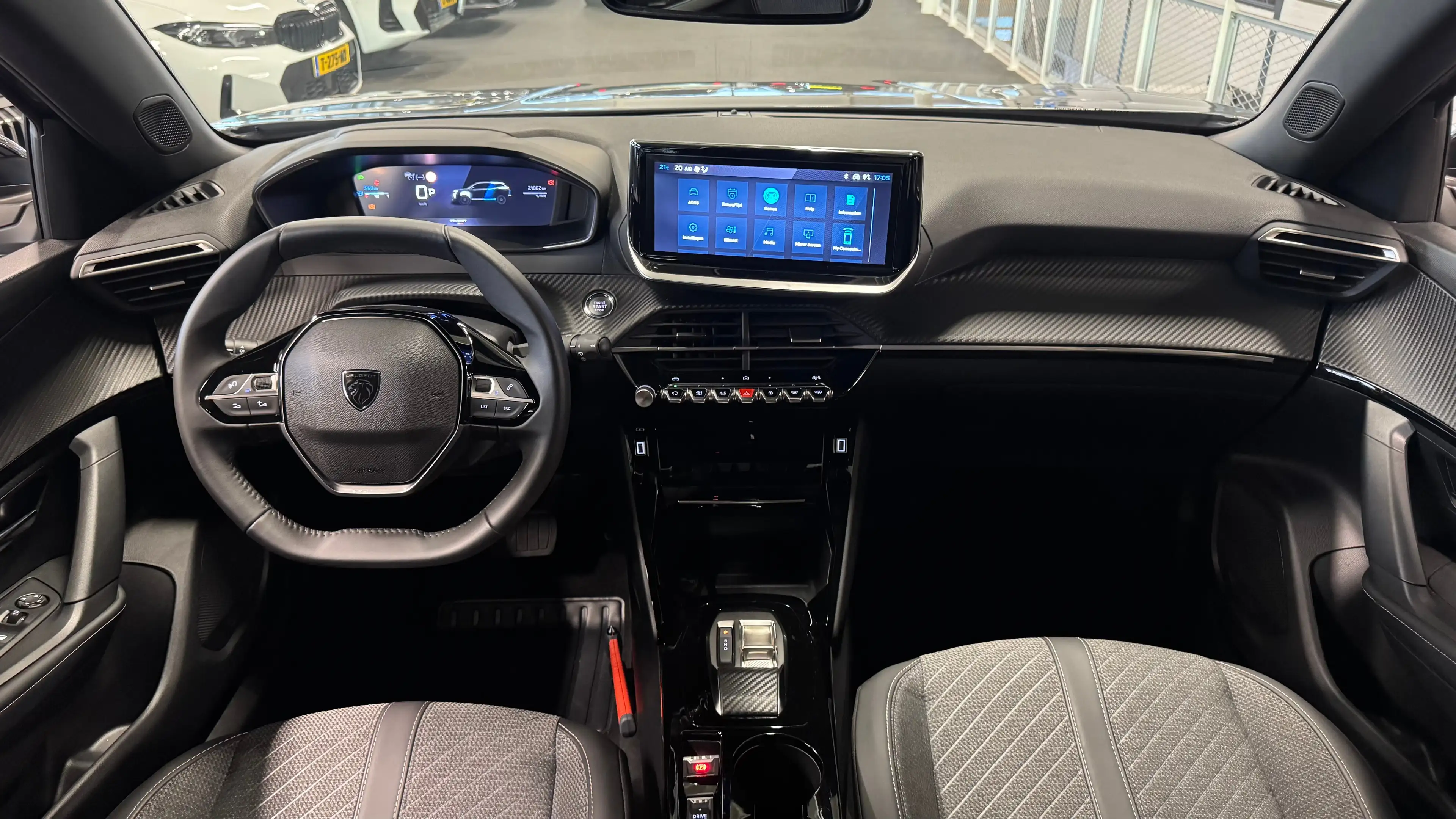 Peugeot 2008 1.2 HYBRID 145PK ALLURE AUTOMAAT / TOT 8 JAAR GARA — photo 36