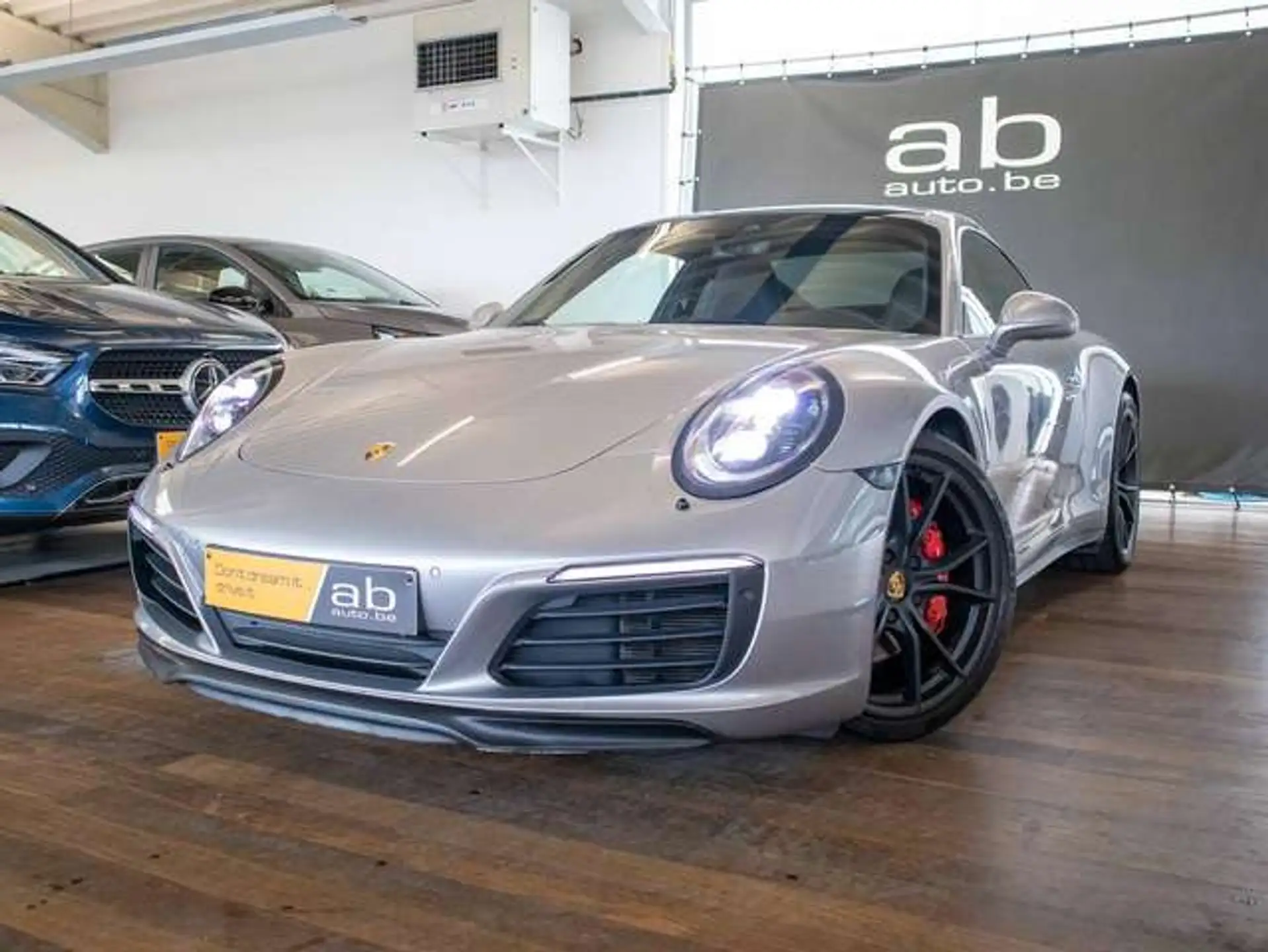 Porsche 911 911 Carrera 4S Coupe 2017 은색 사진 1