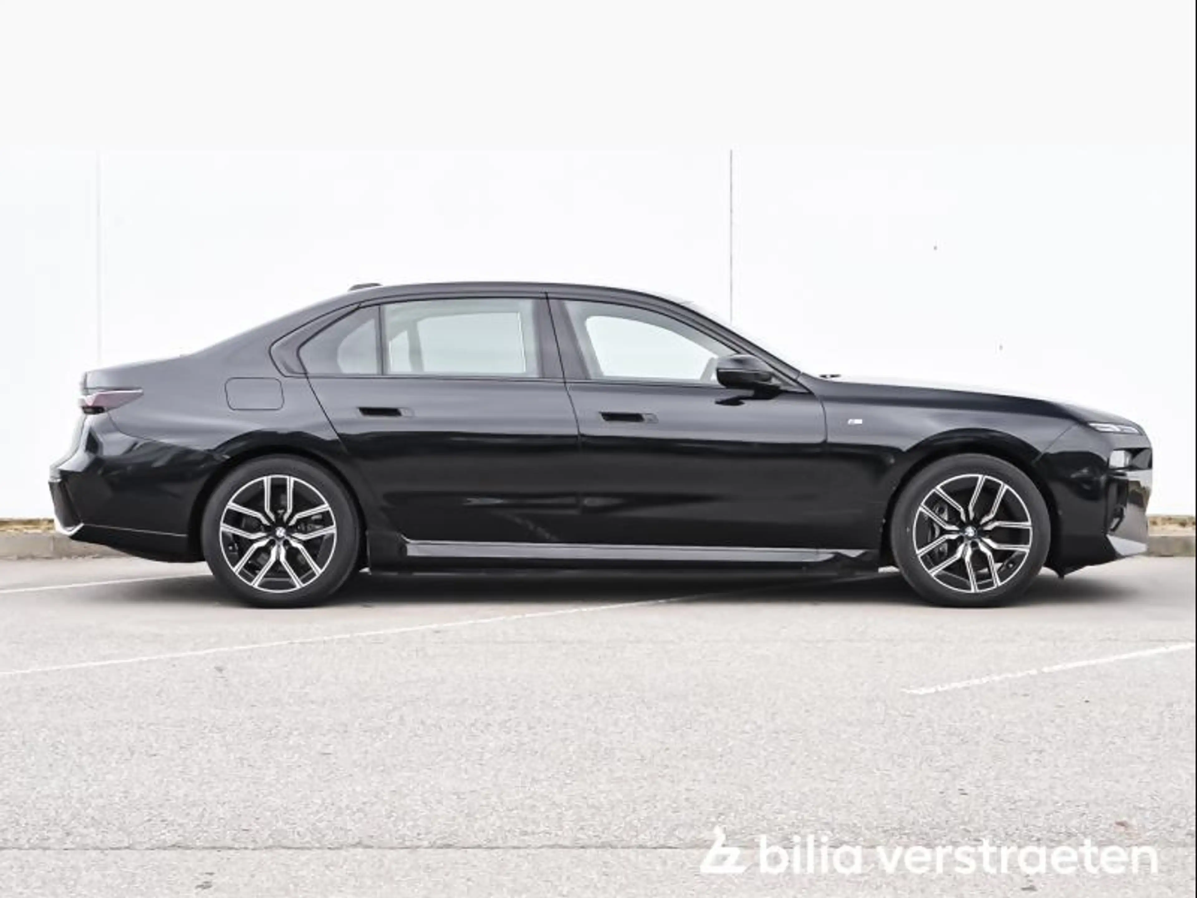 BMW i7 eDrive50 M-SPort - PANO - DASP - PASP - MASSAGE — photo 3