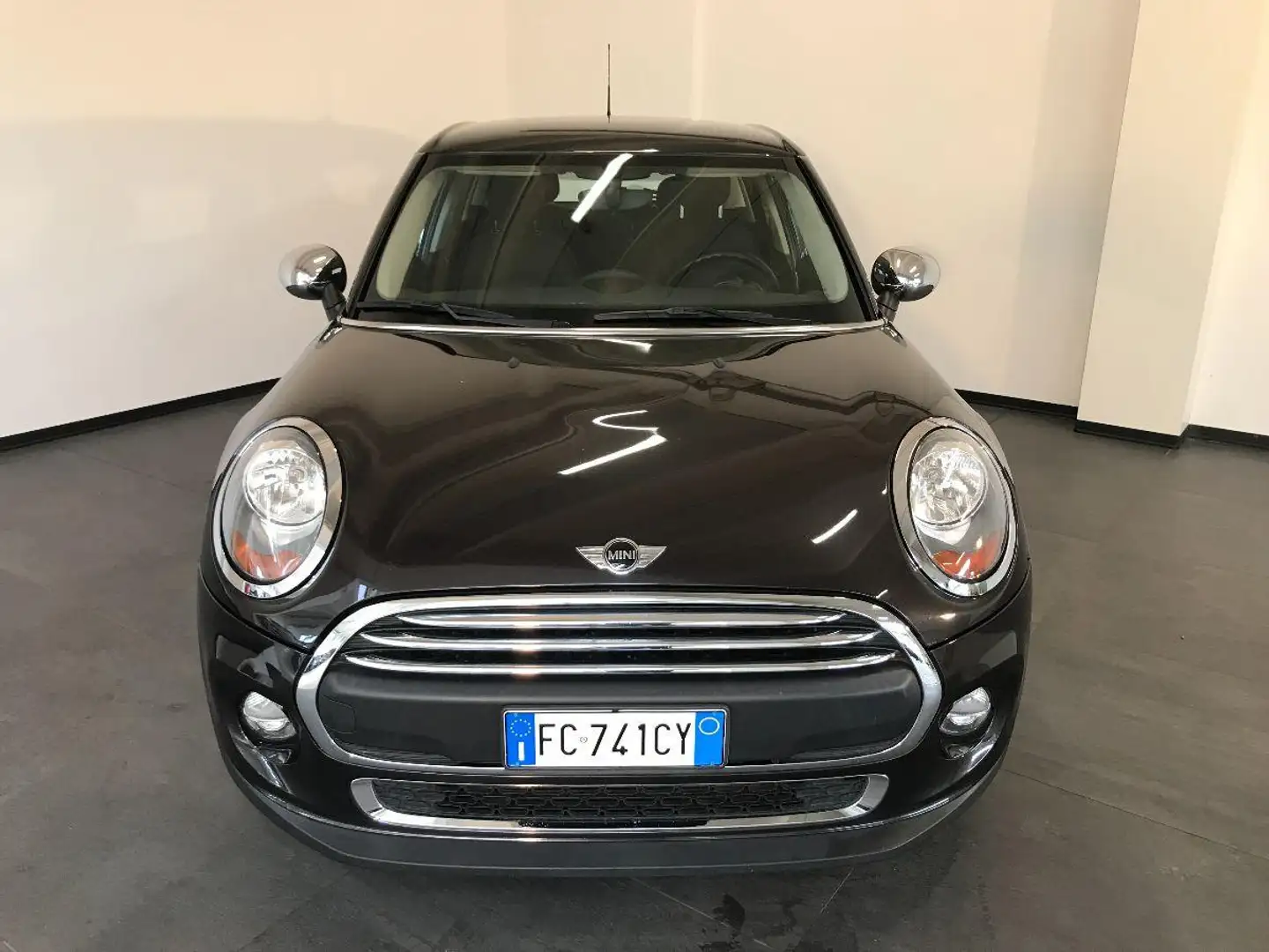 MINI One D 1.2 One 5 porte Marrone - 2
