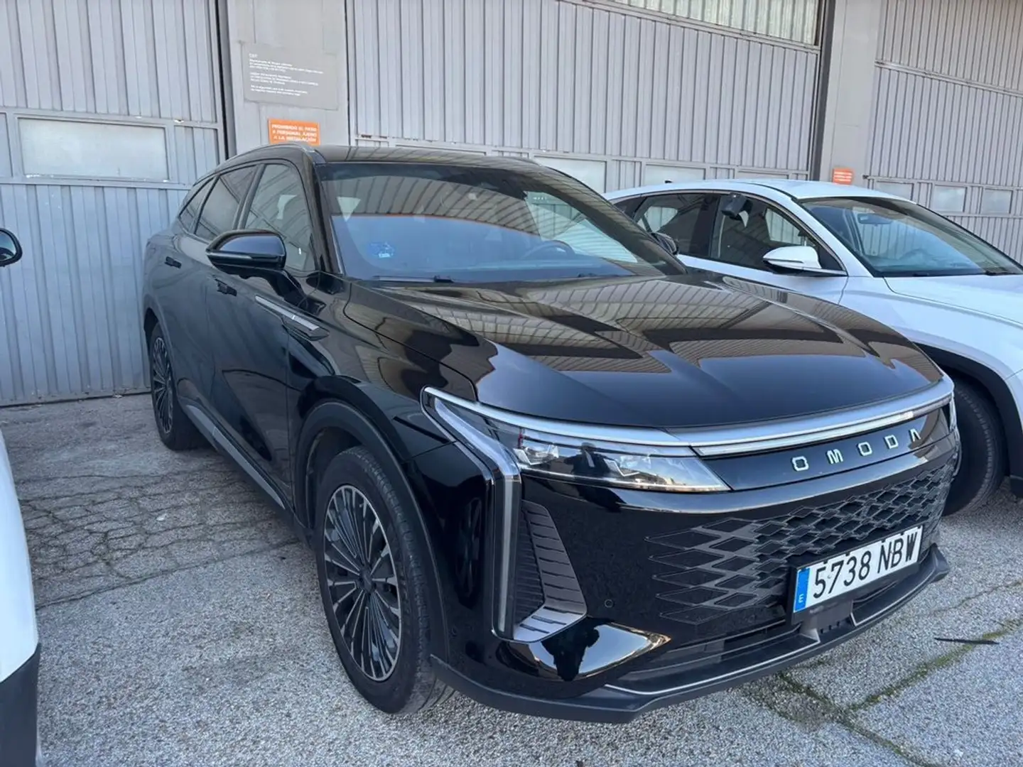 Omoda 9 SHS Premium 1.5 TGDI 35kW AWD Schwarz - 2