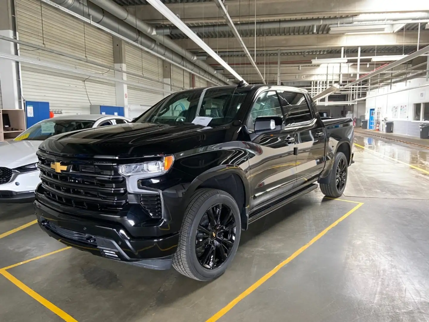 Chevrolet Silverado Schwarz - 1