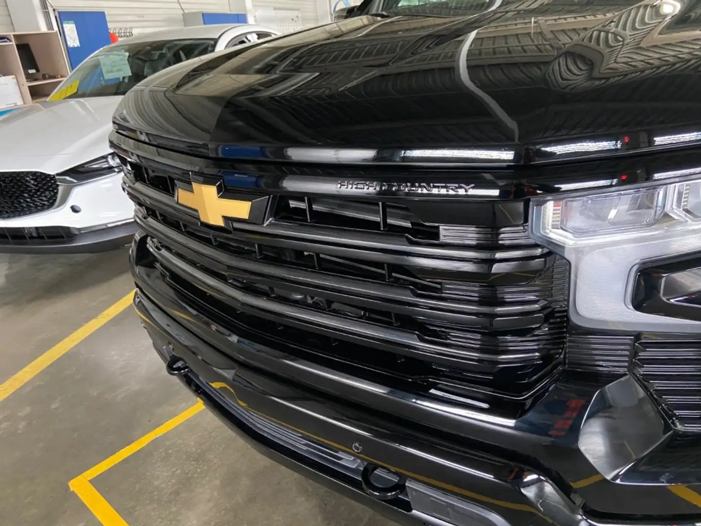Chevrolet Silverado Schwarz - 2