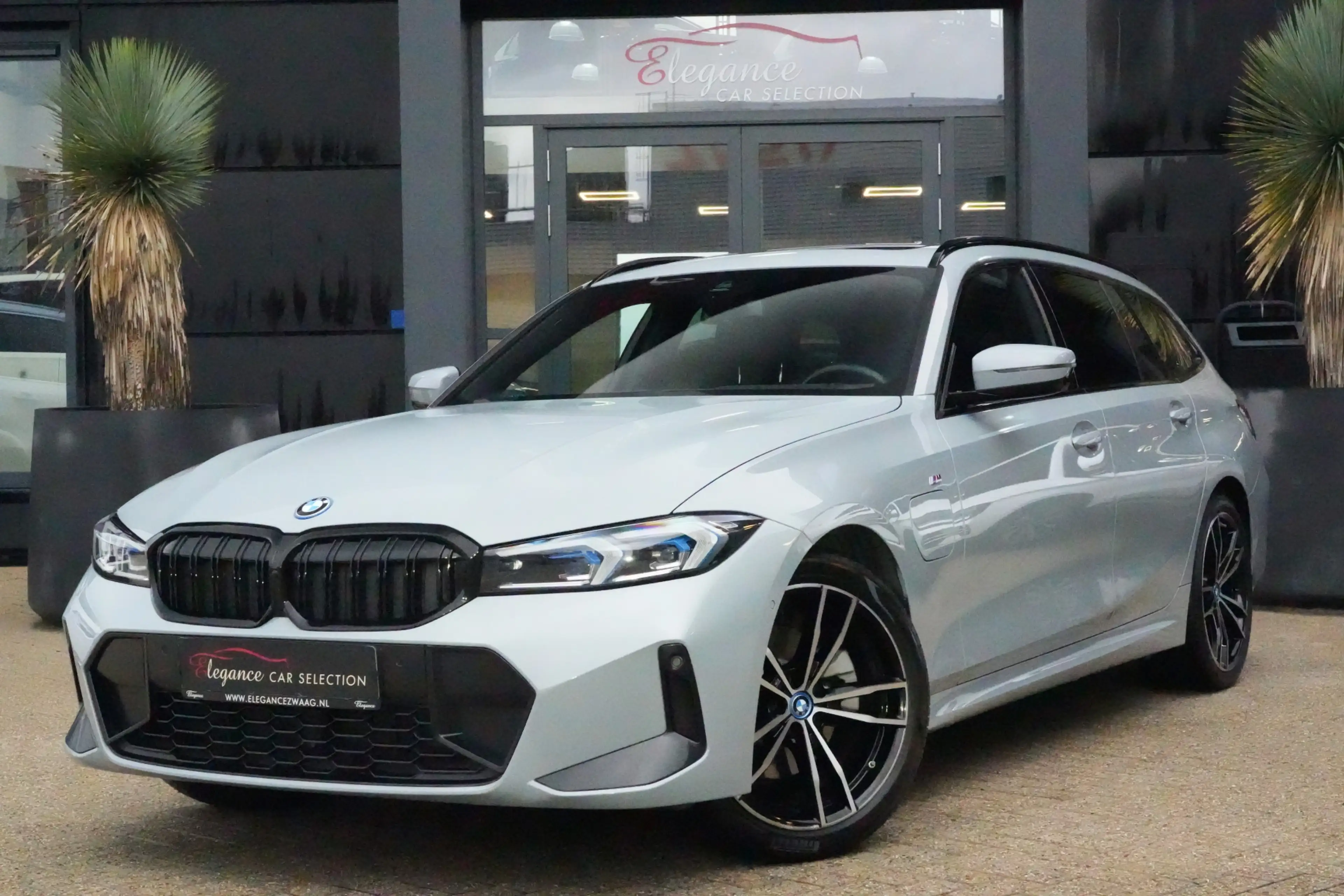 BMW 320 3-serie Touring 320e | 204 PK | M Sportpakket | Pa