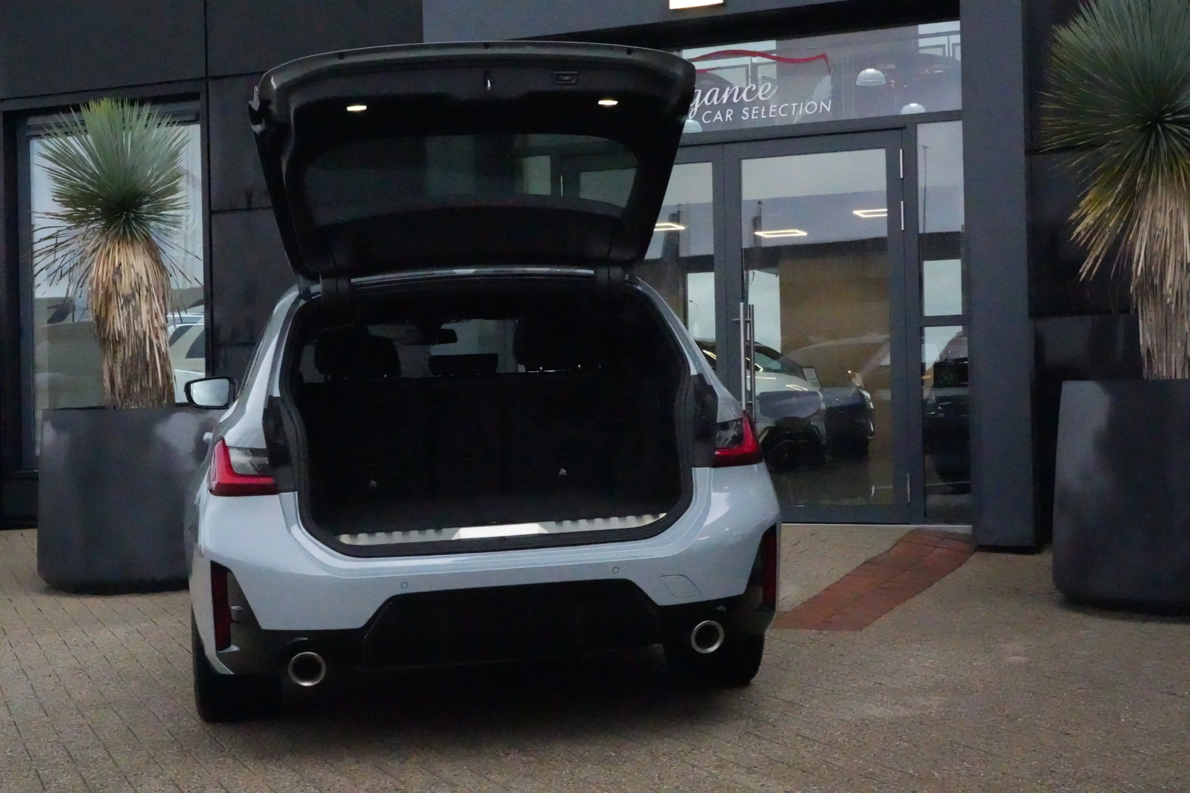 BMW 320 3-serie Touring 320e | 204 PK | M Sportpakket | Pa — photo 30