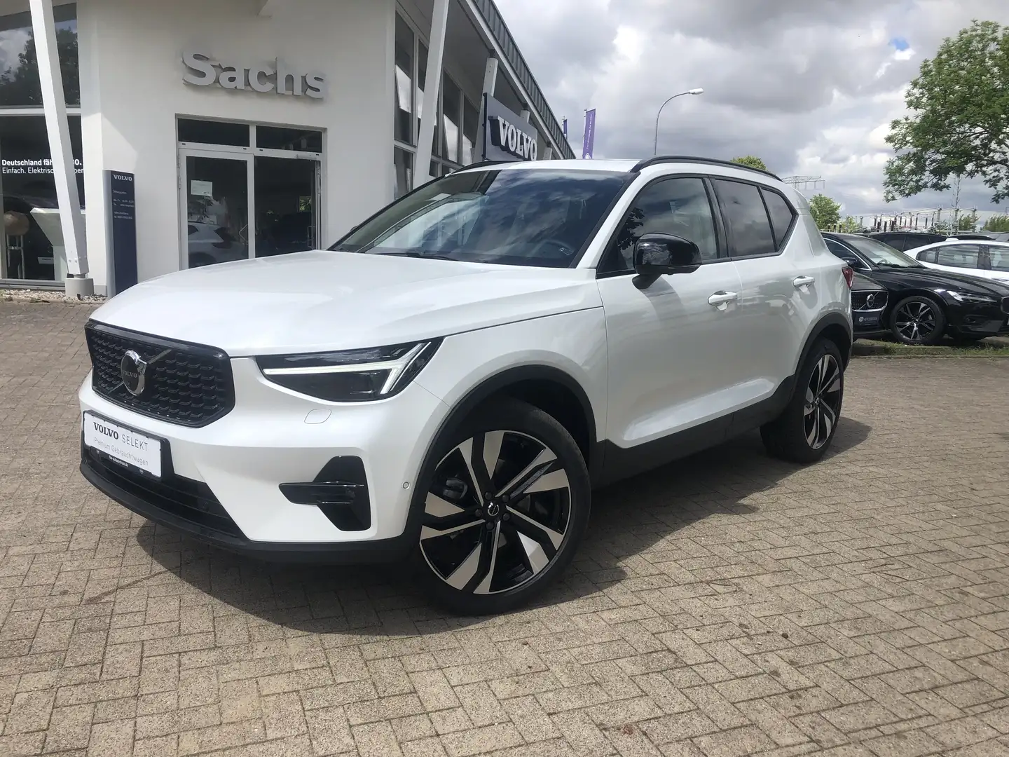 Volvo XC40 B4 Plus Dark Panoramadach Weiß - 1