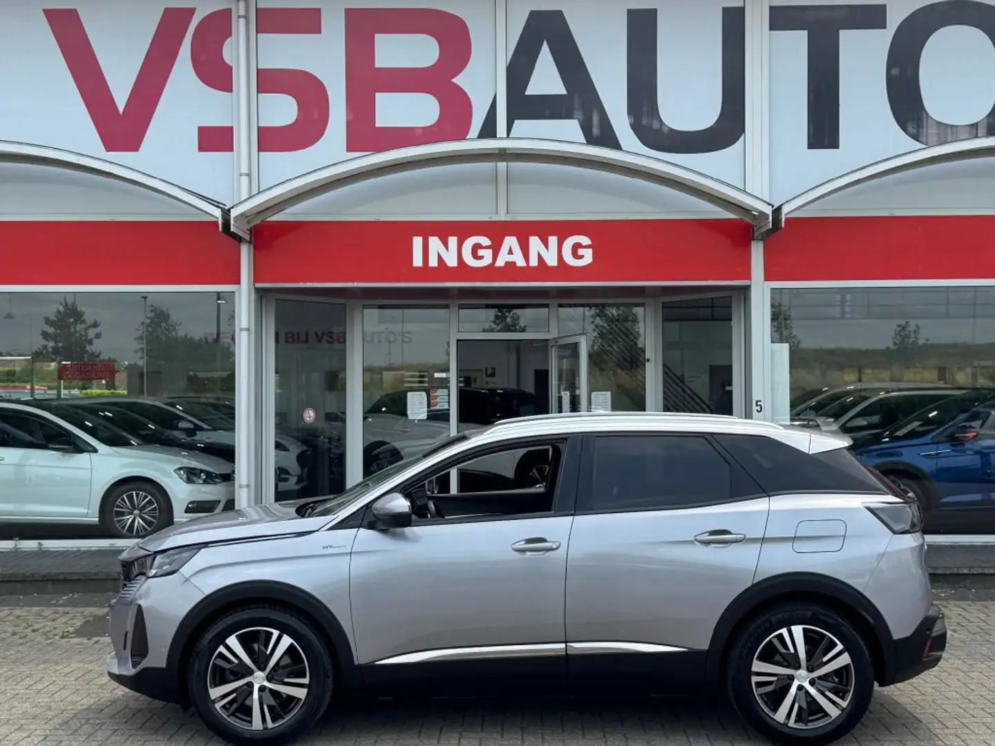 Peugeot 3008 1.6 HYBRID AUT. PHEV 224PK ALLURE LED HALF-LEER NA Grijs - 2