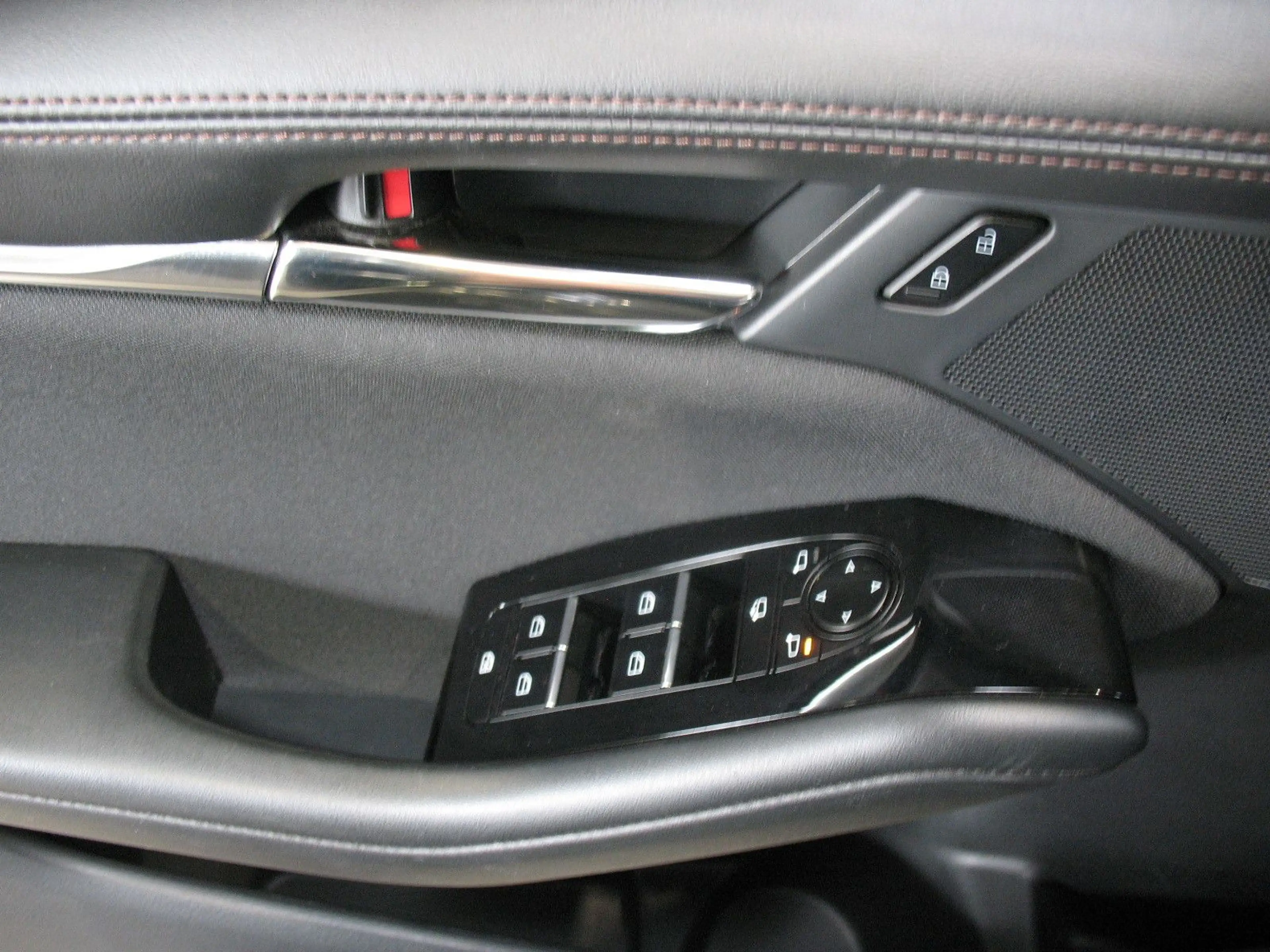 Mazda 3 Fastback e-Skyactiv-X 2.0 M Hybrid *LED*NAVI* — photo 15