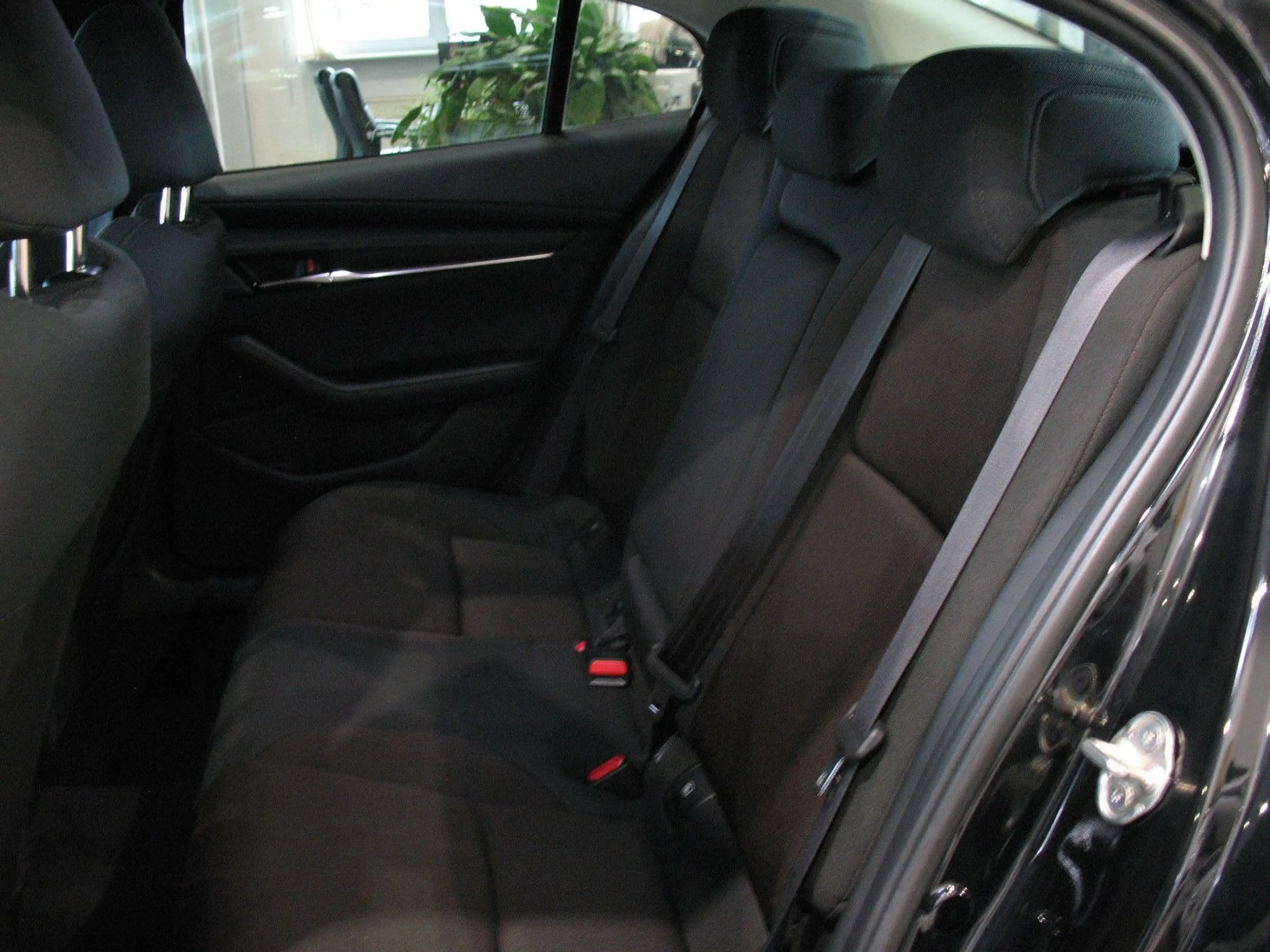 Mazda 3 Fastback e-Skyactiv-X 2.0 M Hybrid *LED*NAVI* — photo 10