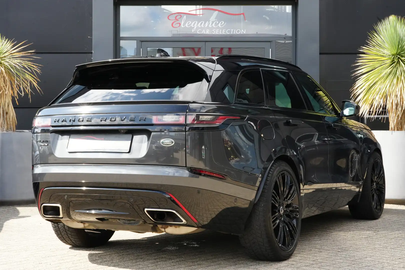 Land Rover Range Rover Velar 3.0 V6 SC AWD R-Dynamic HSE 380pk Panoramadak/Meri Grijs - 2