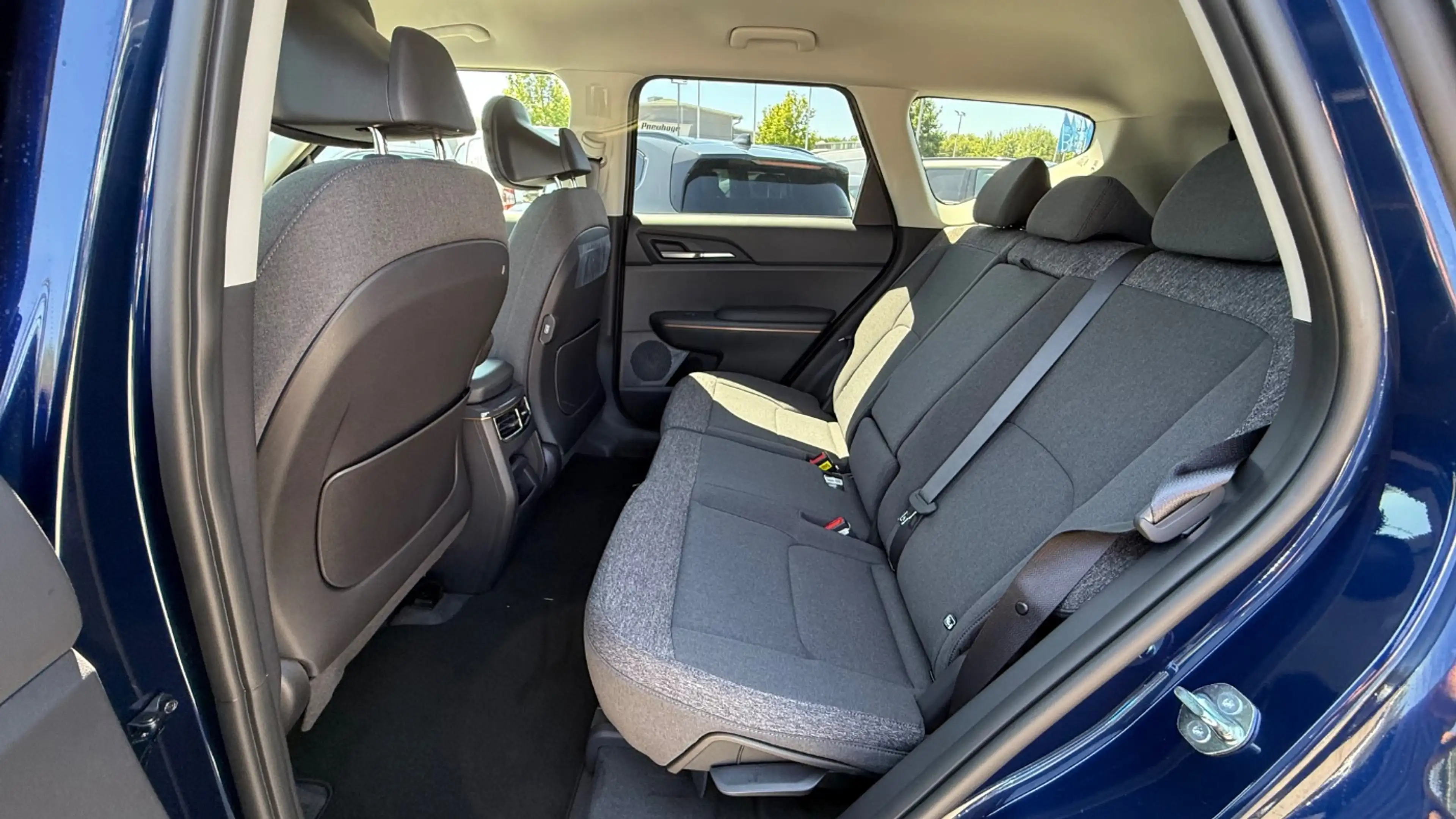 Kia EV5 81,4 kWh Air *Standheizung*Wärmepumpe* — photo 8