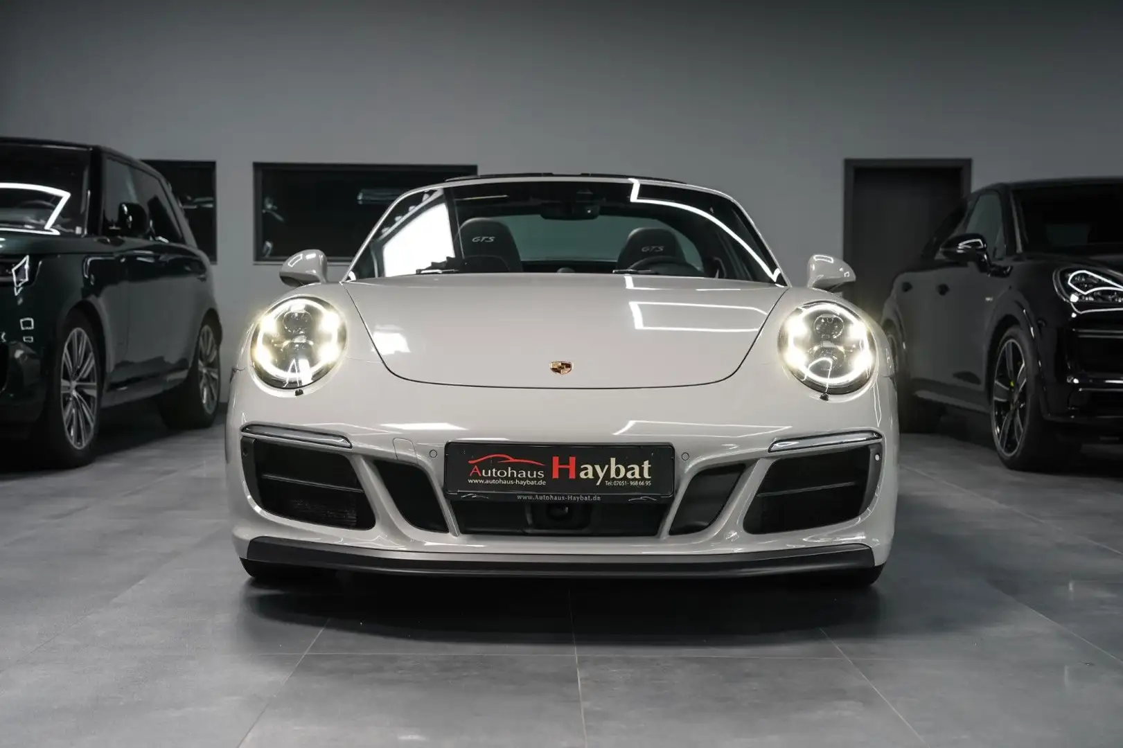 Porsche 991 .2 Targa 4 GTS PDLS+Lift-PDCC-18Wege*kreide* Gris - 2