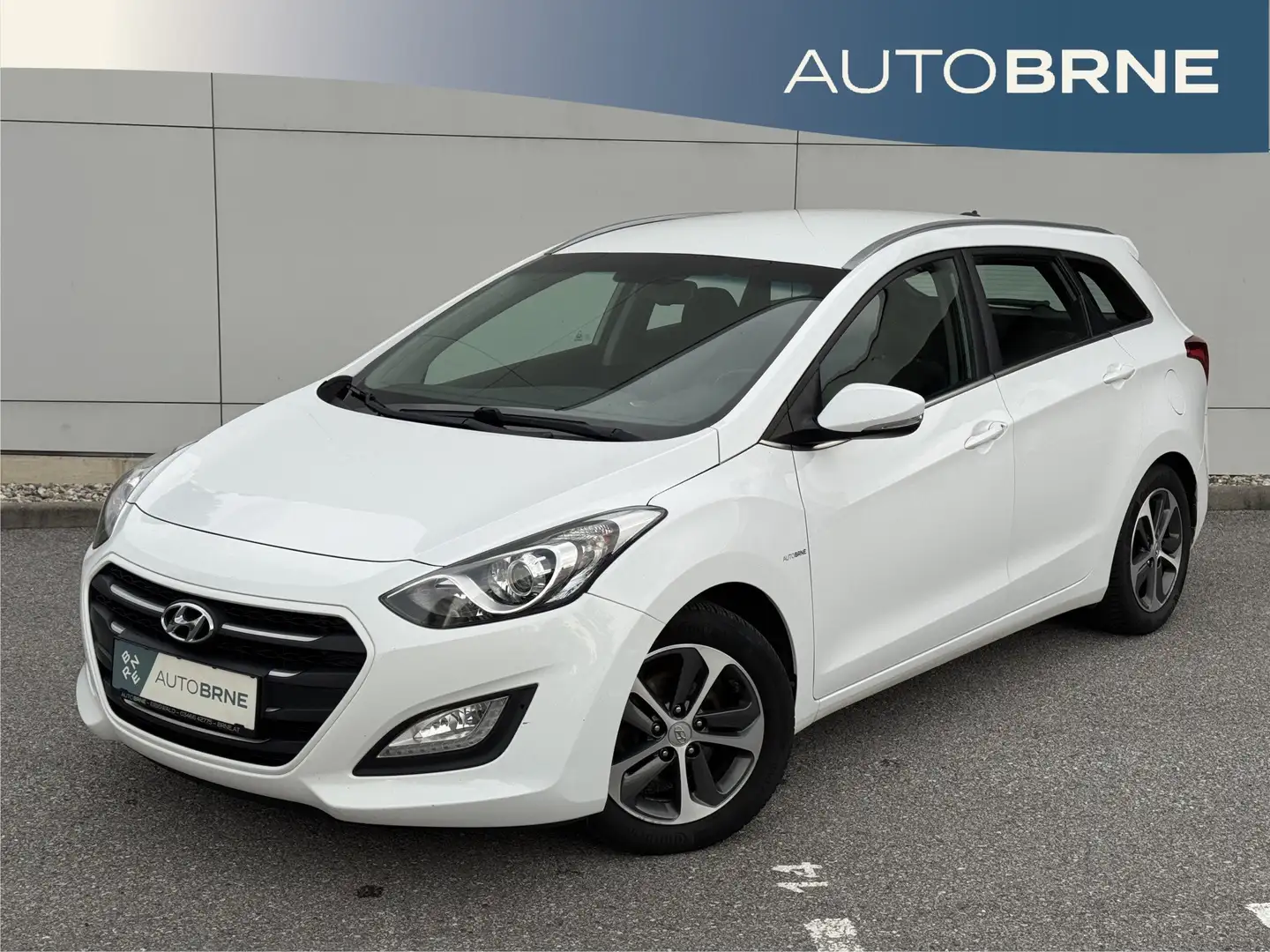 Hyundai i30 i30CW 1,6 CRDi Start/Stopp Business Class Weiß - 1