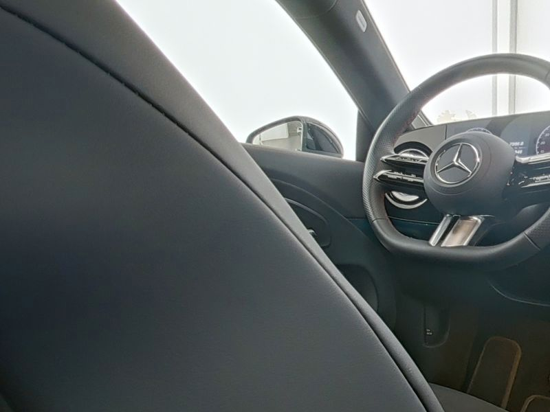 Mercedes-Benz CLA 250 + AMG Line Plus Oarking Assist Pano Night — photo 8