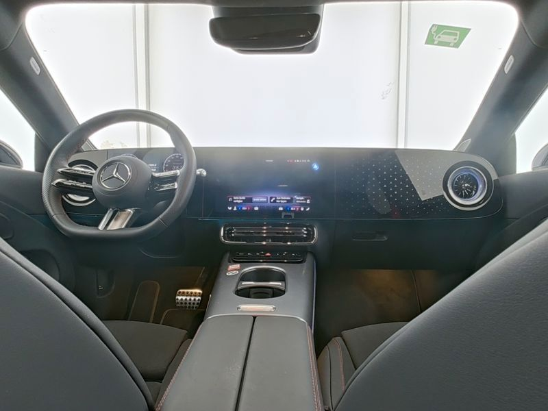 Mercedes-Benz CLA 250 + AMG Line Plus Oarking Assist Pano Night — photo 6