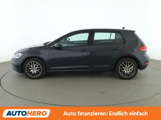 Volkswagen Golf view 3