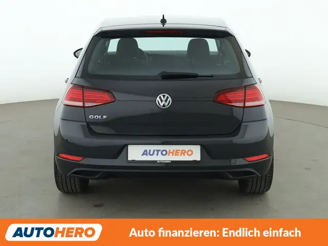 Volkswagen Golf view 5