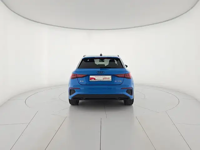 Audi A3 view 4