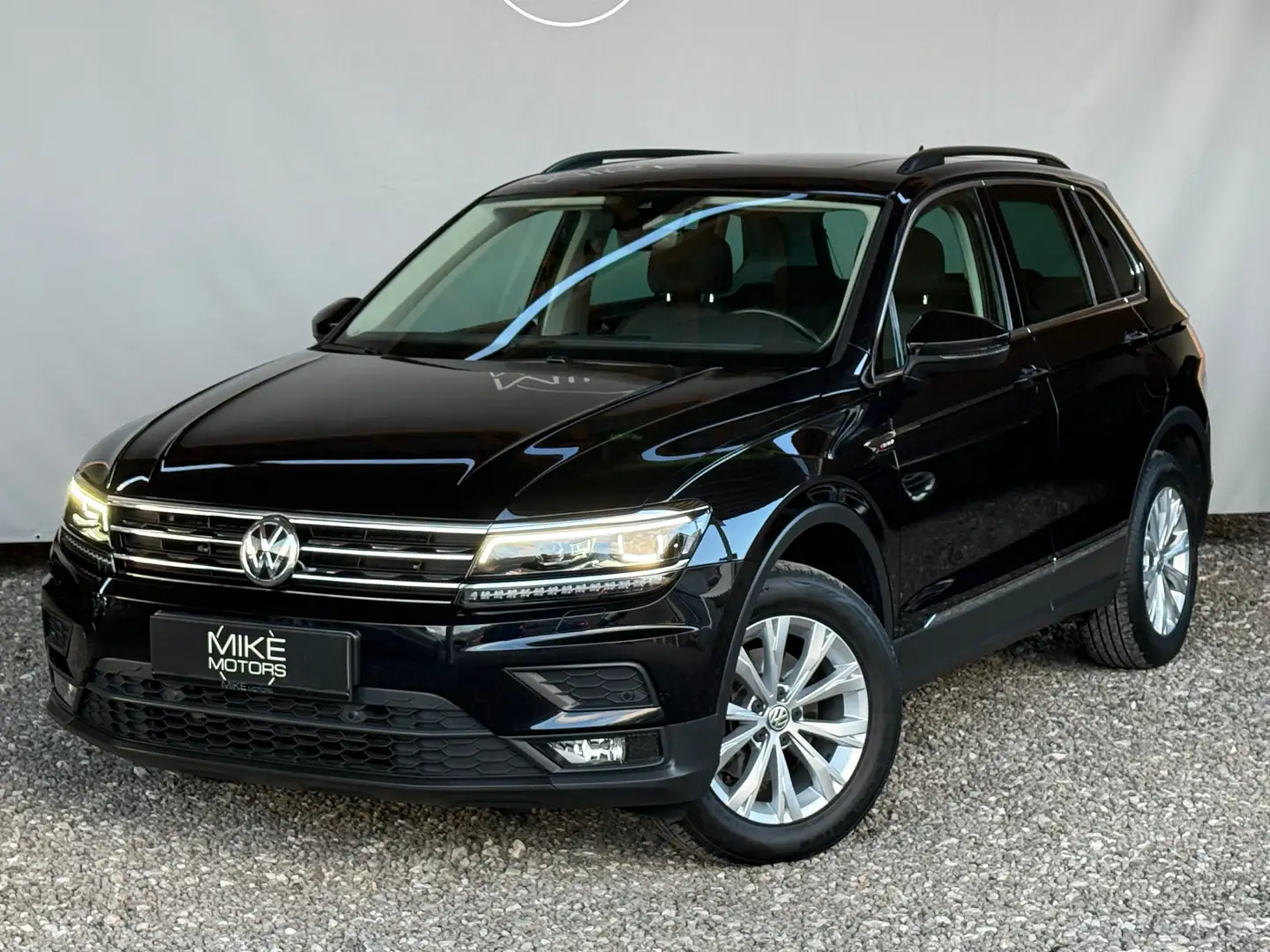Volkswagen Tiguan 2,0 TDI 4Motion Sky Schwarz - 2