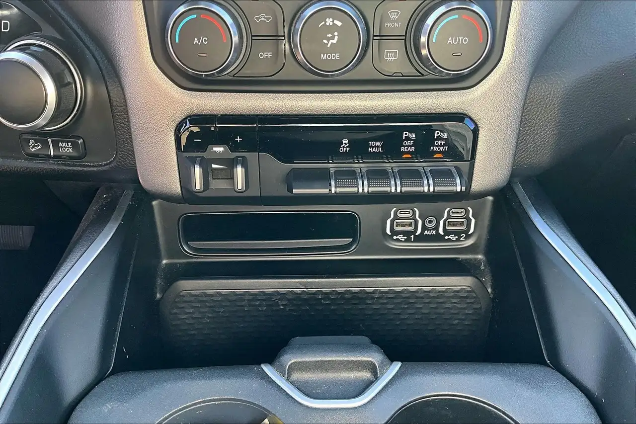 RAM 1500 снимка RAM 1500