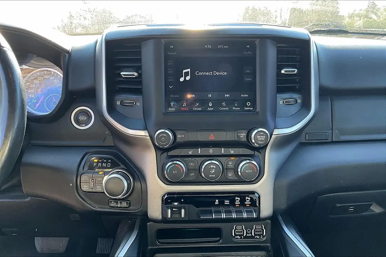 RAM 1500 снимка RAM 1500