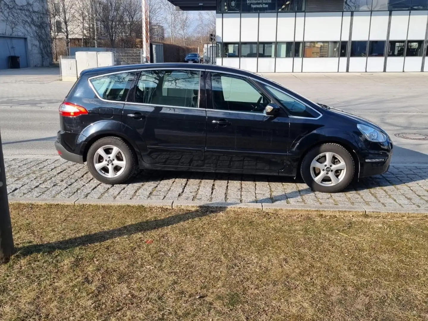 Ford S-Max S-MAX Titanium 2,0 TDCi DPF Aut. Titanium Schwarz - 1
