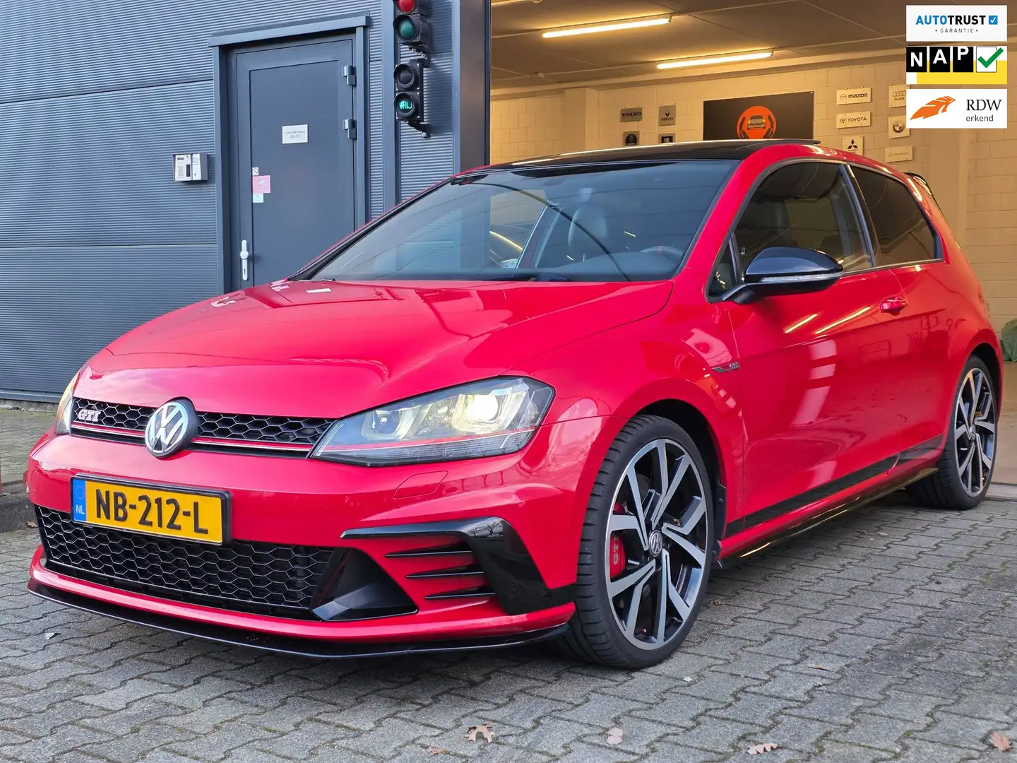 Volkswagen Golf GTI 2.0 TSI Clubsport / 360PK / NAP !! / NWE TURBO / N Rot - 1