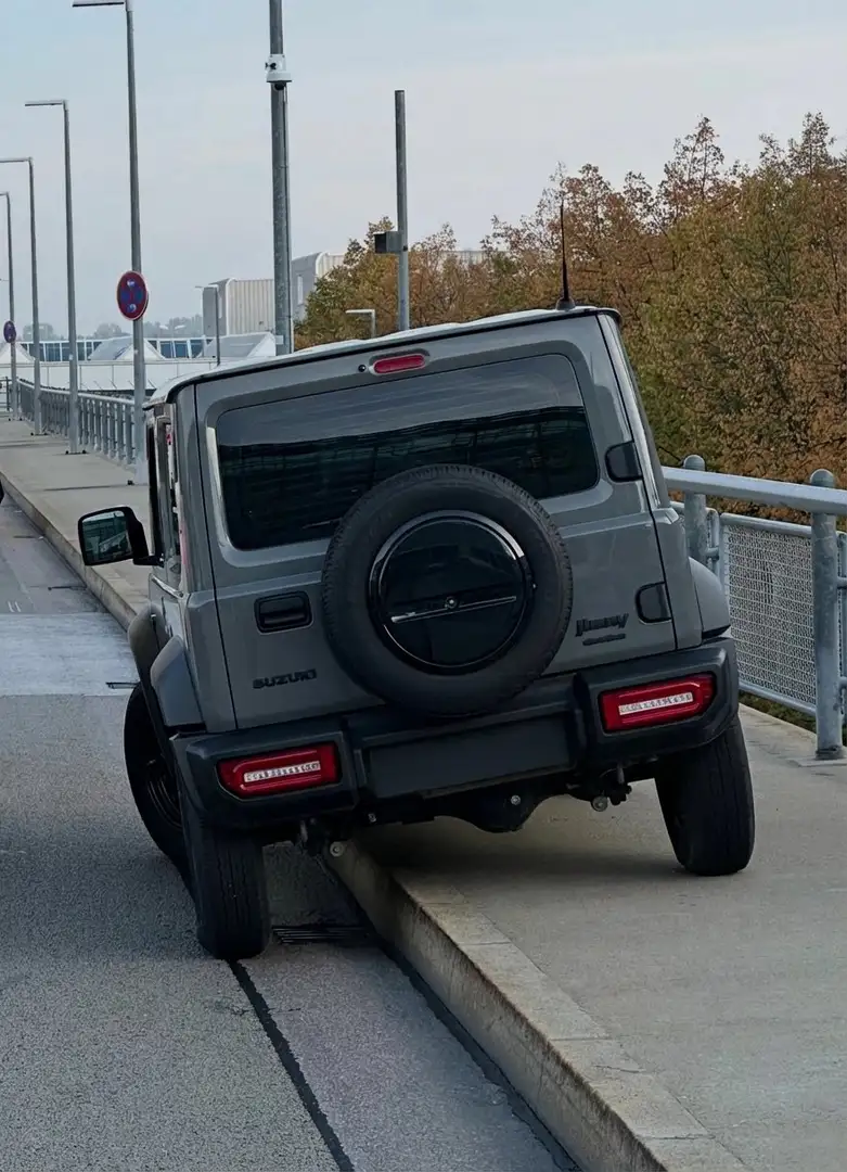 Suzuki Jimny Jimny blacked out + LED Grau - 2