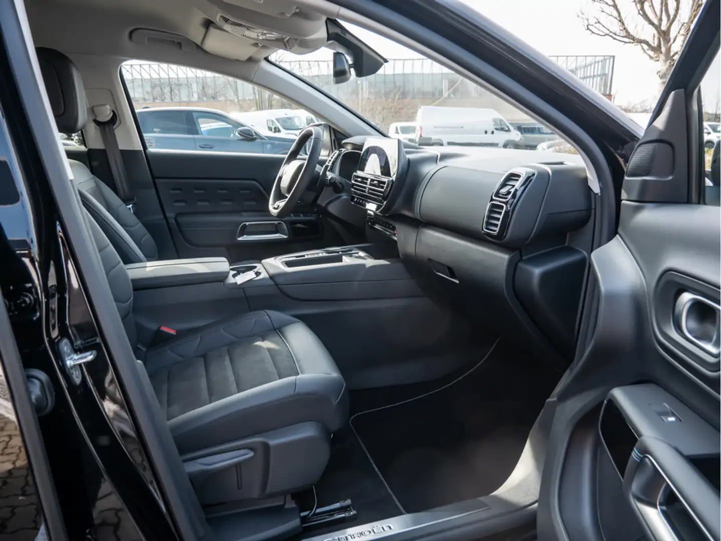 Citroen C5 Aircross 1.6 ë-Series PHEV ACC LED 360° Černá - 2