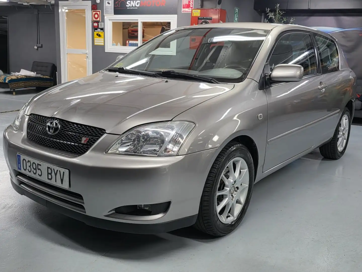 Toyota Corolla 1.8 VVTL-i T Sport - 1