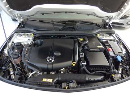 Mercedes-Benz CLA 200 d DCT Shooting Brake Pano-Dach Xenon Navi Sitzh.