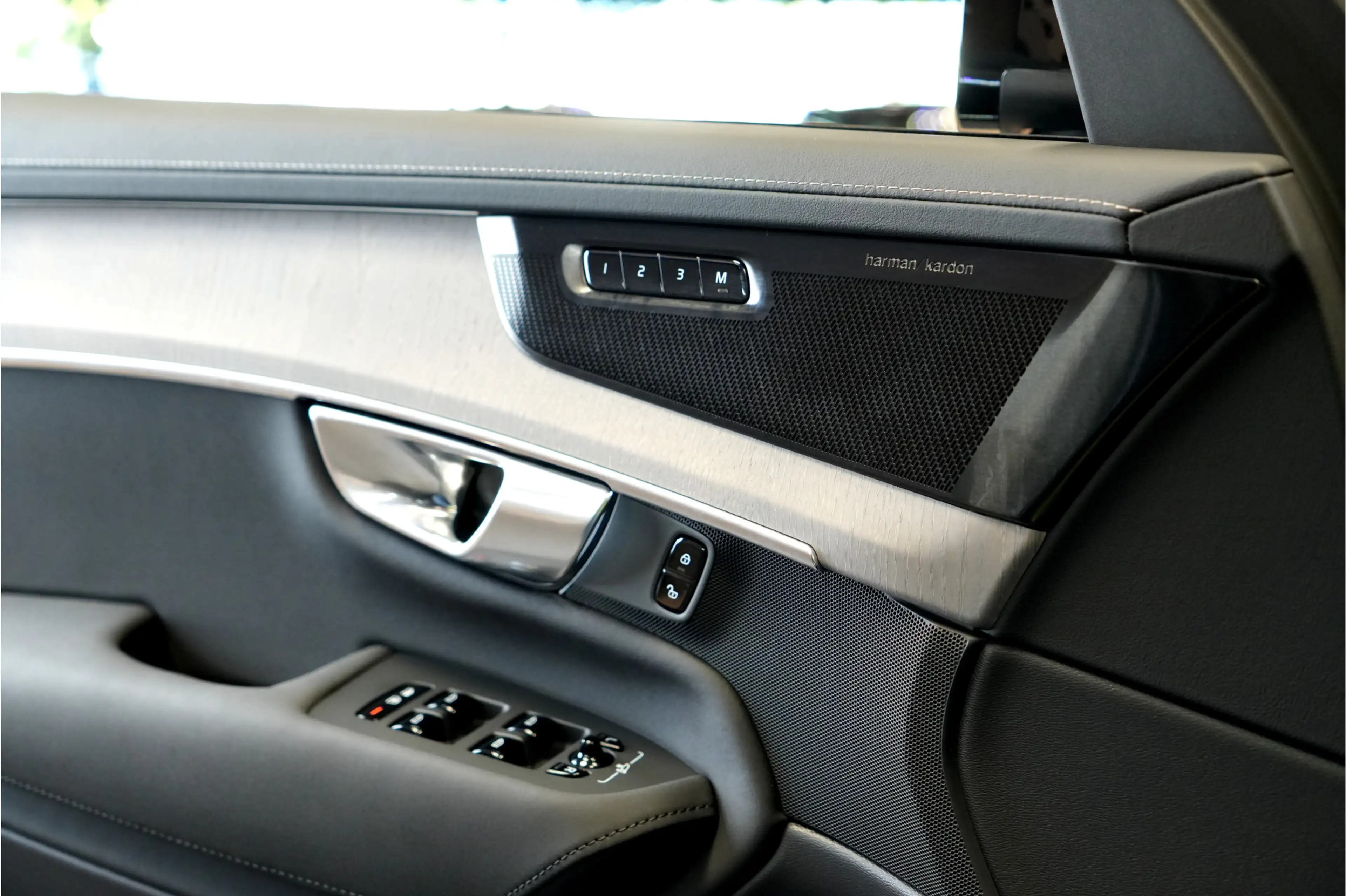 Volvo XC90 2.0 T8 AWD 335kW/456pk Aut8 Recharge Ultra Bright — photo 28
