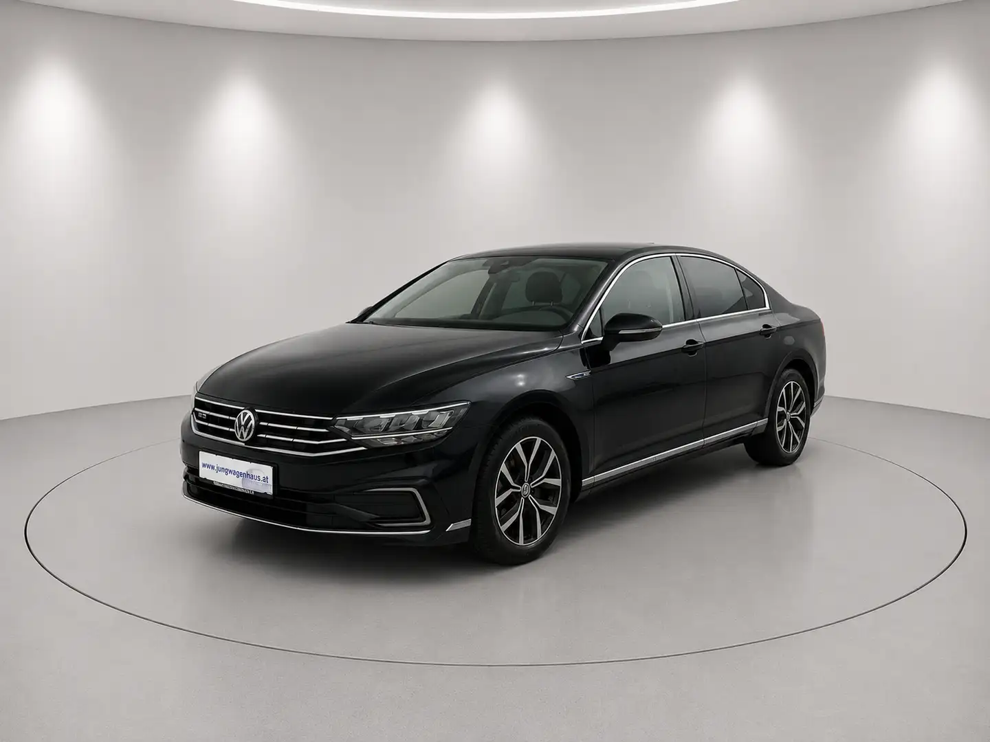 Volkswagen Passat GTE PHEV Plug-In-Hybrid DSG MASAGE AHK KAMERA NP Schwarz - 1