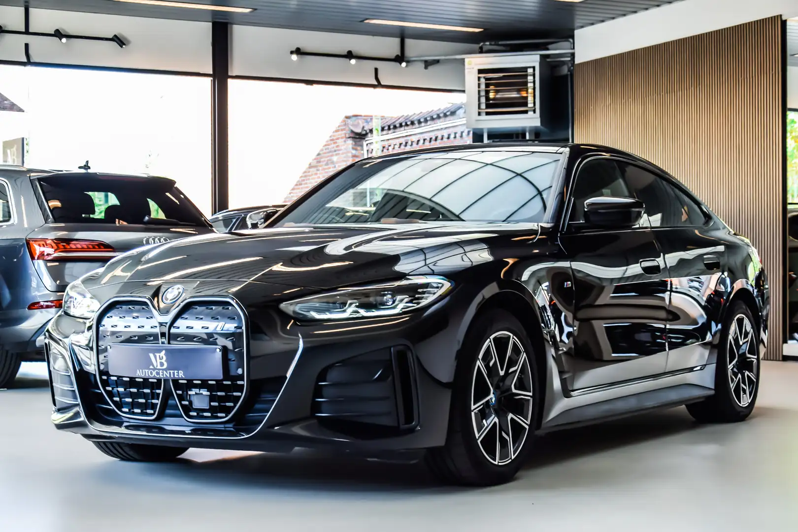 BMW i4 eDrive40 M-Sportpakket Night Edition 04/2023 Noir - 1