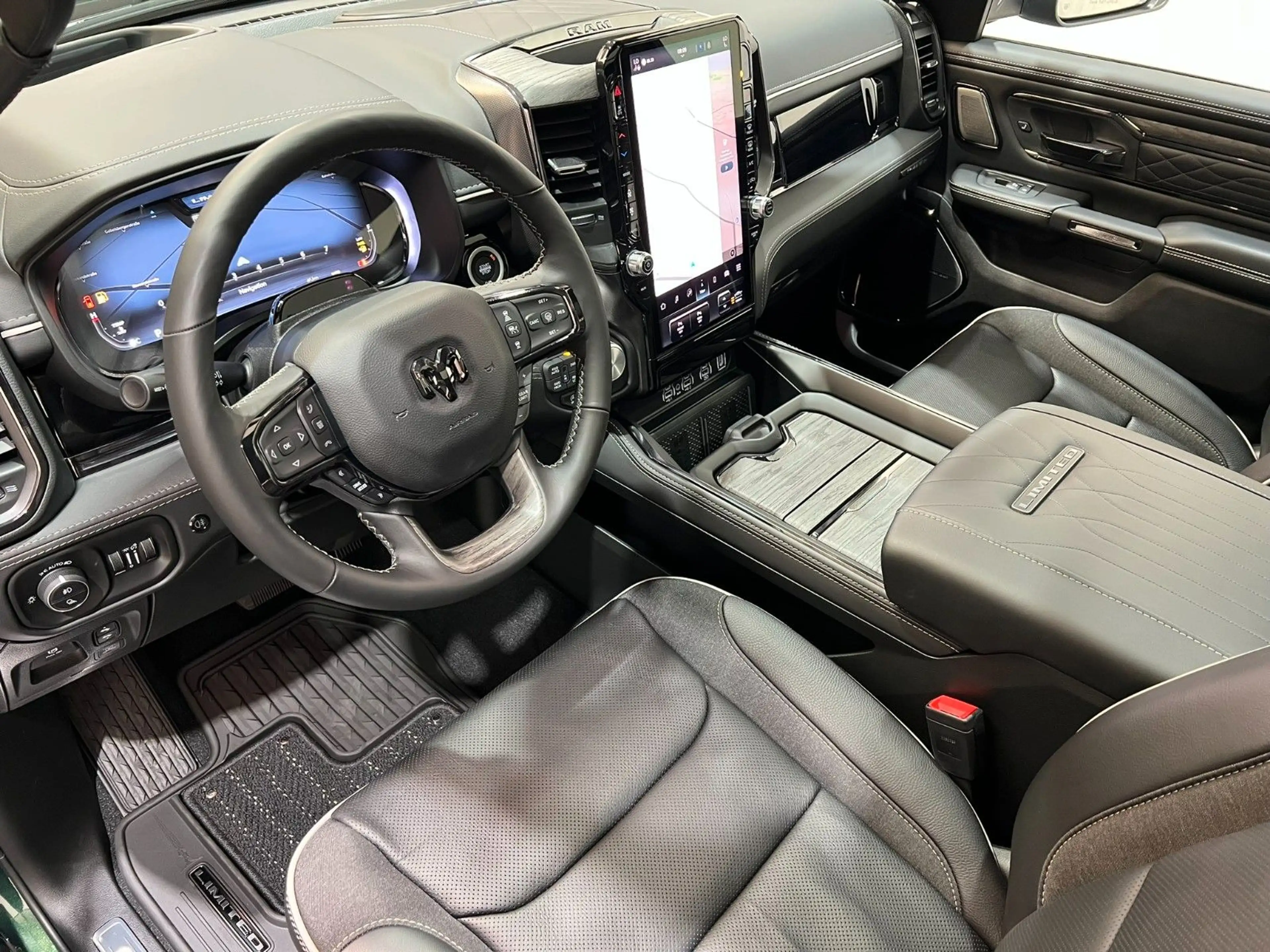 Dodge RAM 1500 Limited Night  5,7L V8 HEMI — photo 15